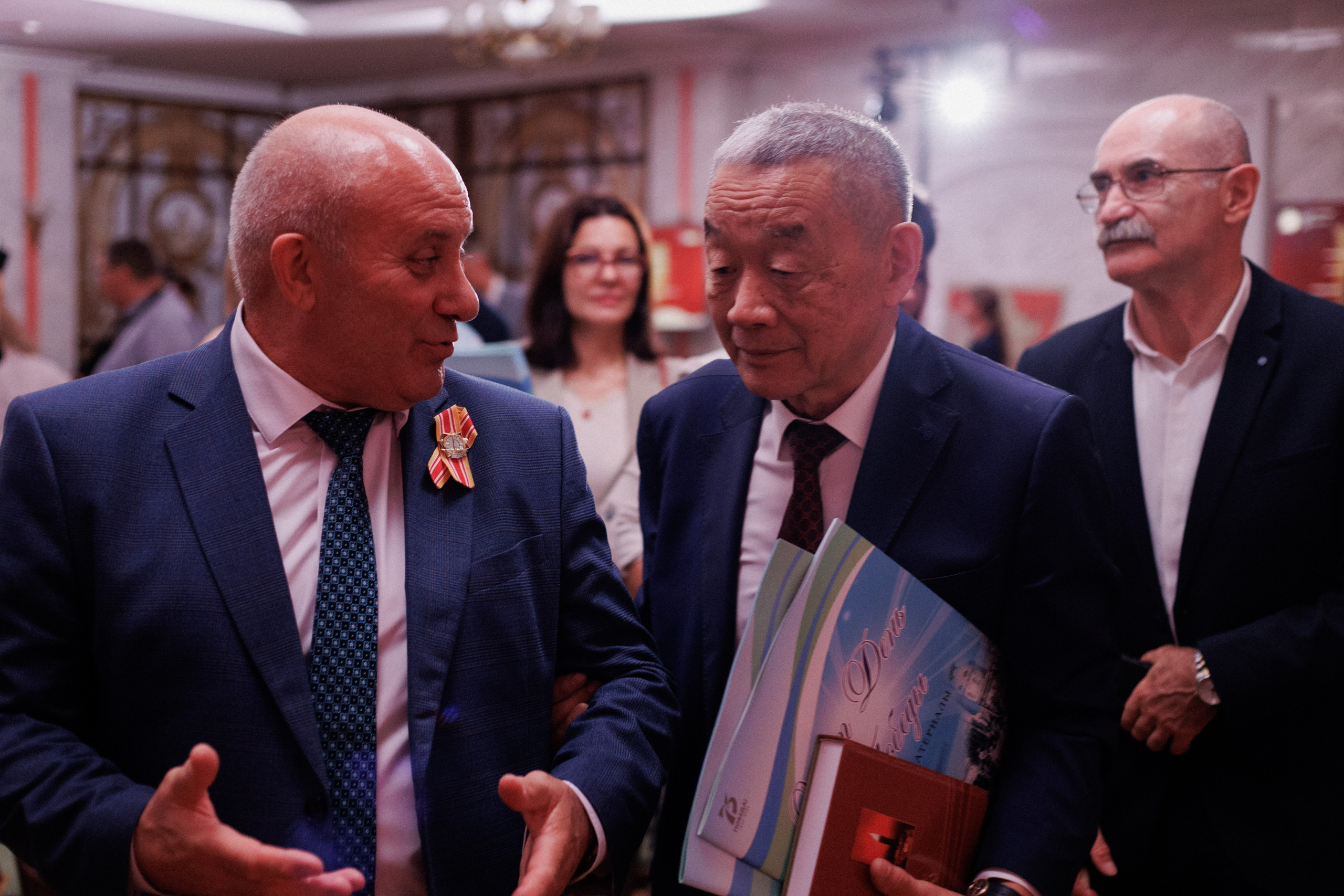 ПРЕЗЕНТАЦИЯ КНИГИ — 80 ЛЕТ ПОБЕДЫ. СВОИ. ФОТООТЧЕТЫ-СОБЫТИЯ-МЕСТА