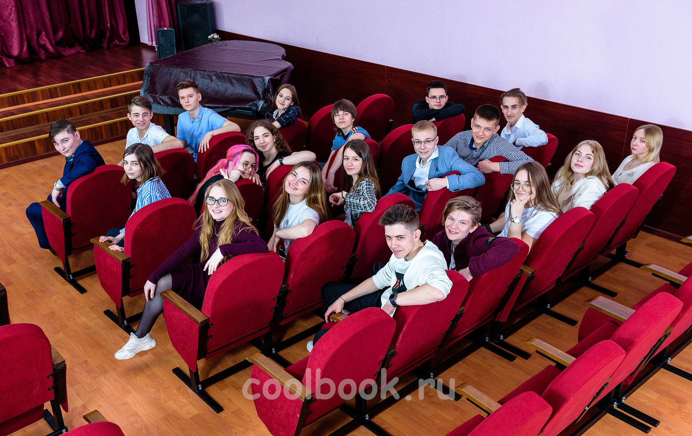 Coolbook школьные выпускные альбомы Москва и МО