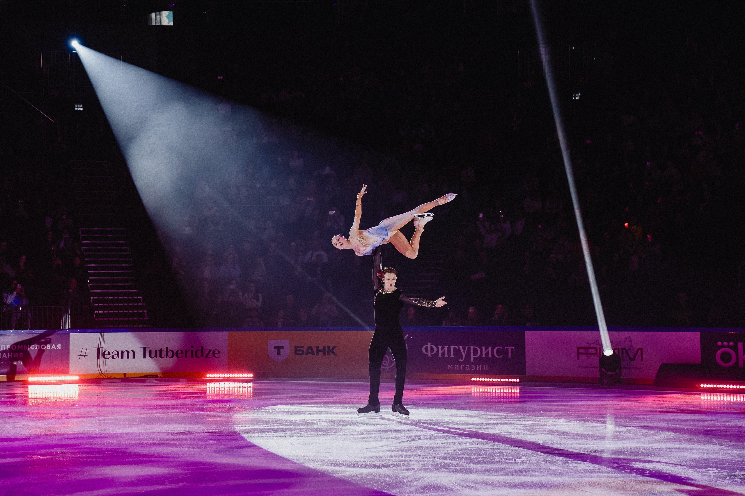 Шоу Этери Тутберидзе в Новосибирске. Воробьева Ксения — Спортивный и танцевальный фотограф Новосибирск