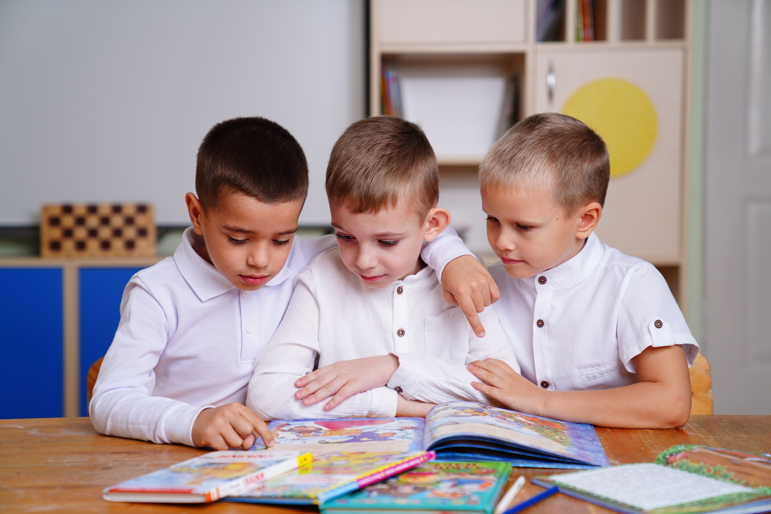 MEMENTO.Выпускные альбомы, школьные, юбилейные и другие книги. Ростов-на-Дону