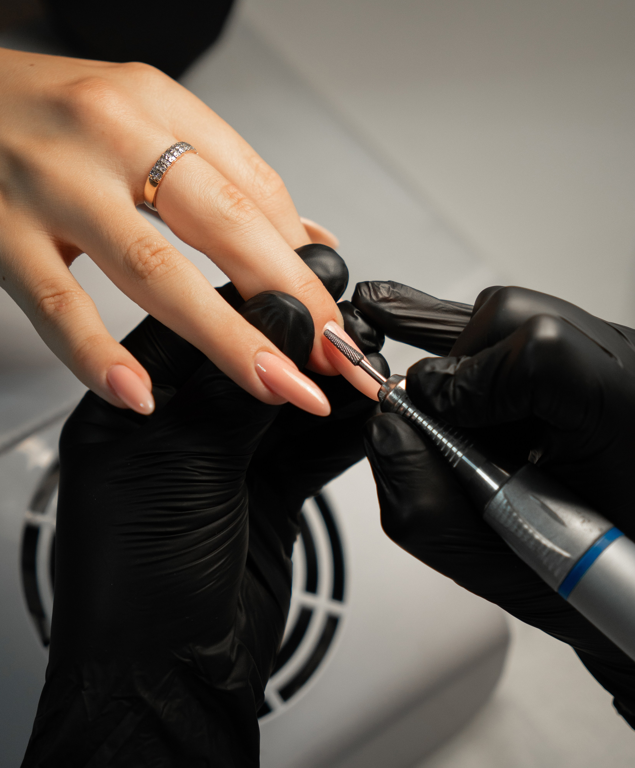 Подолог и мастер маникюра. Живые снимки! Фотограф Даша Бендер