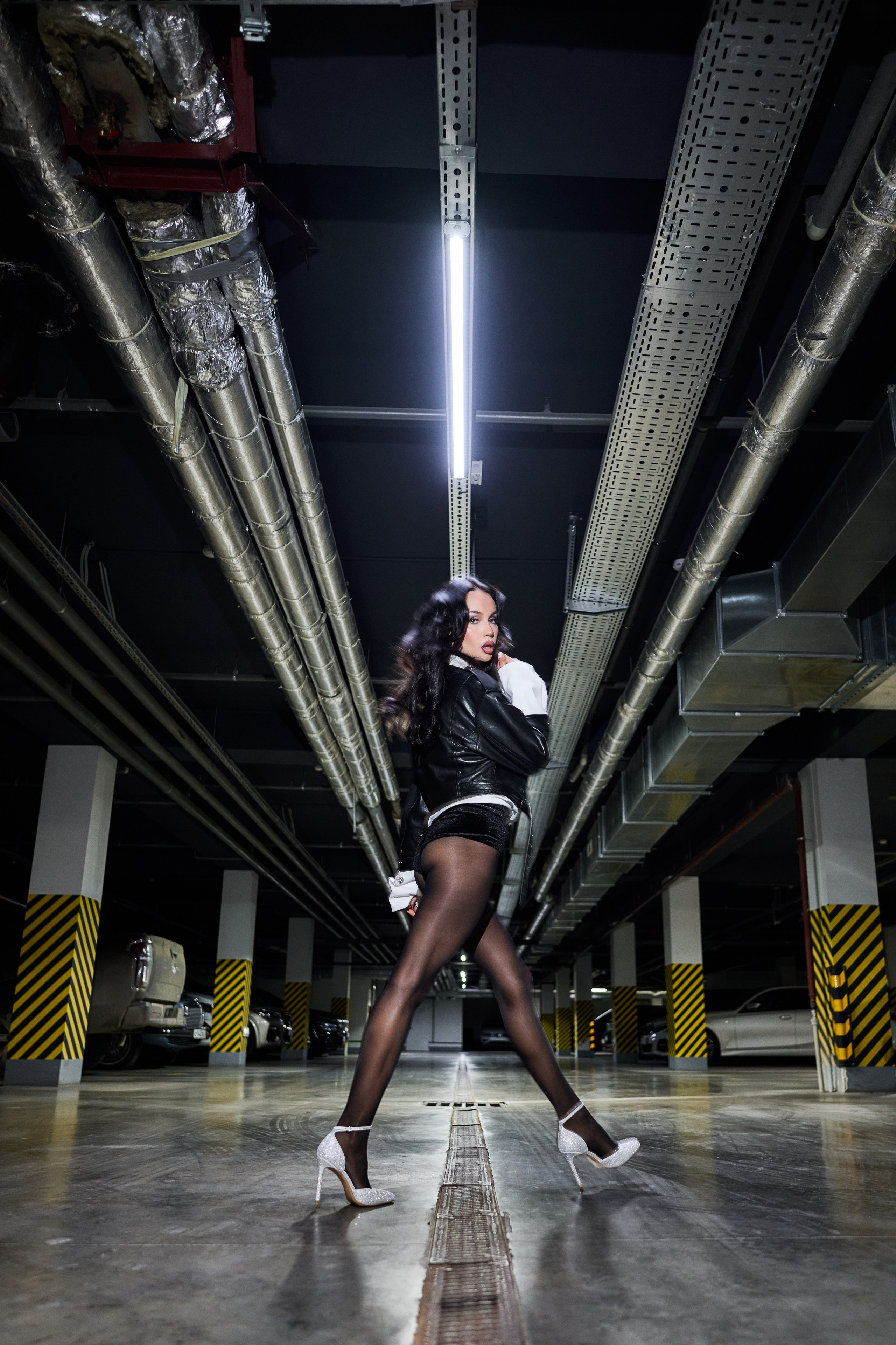 Walking in underground parking. Профессиональный фотограф (Краснодар) Роман Гончаров