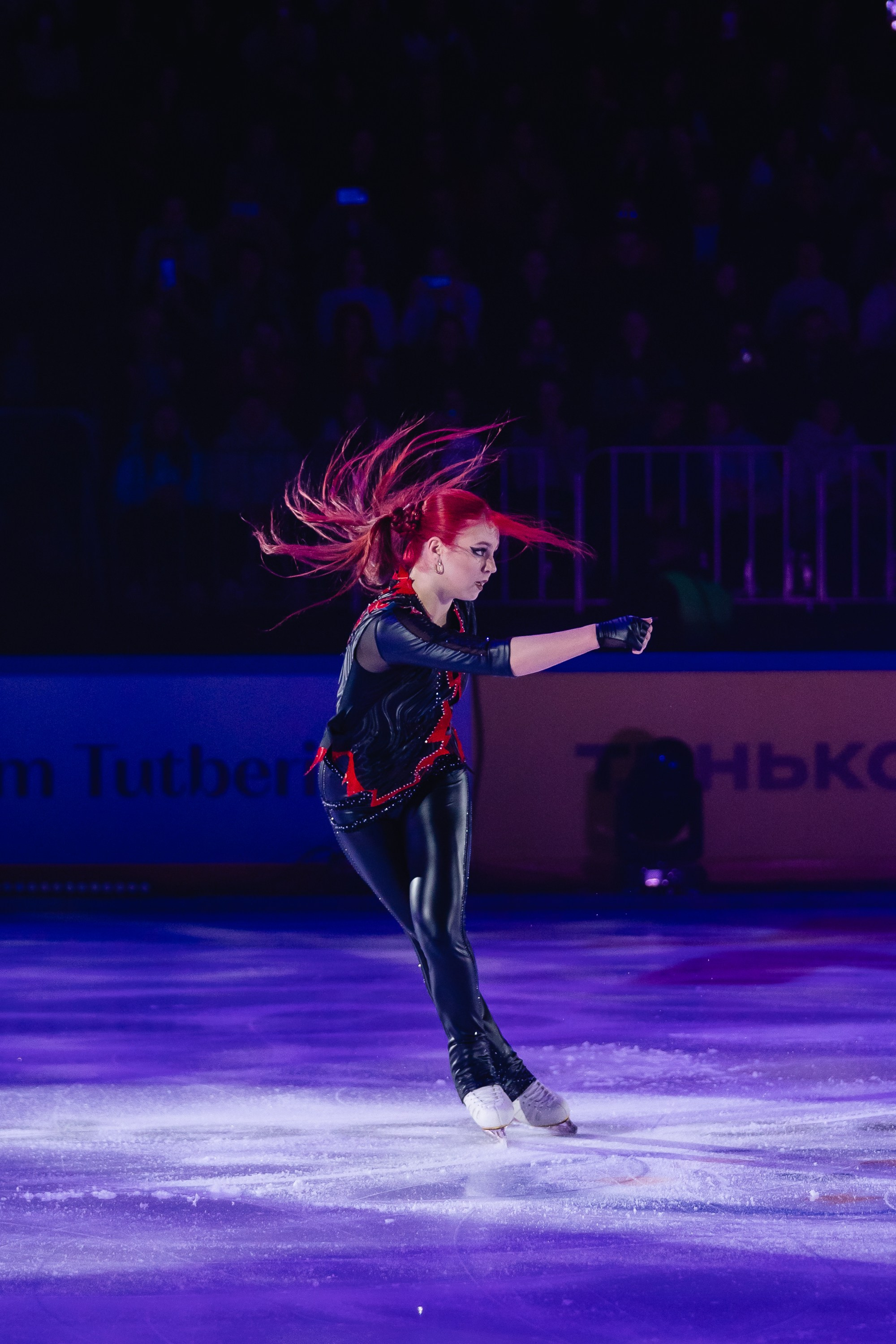 Шоу «Чемпионы на льду» в Новосибирске. Воробьева Ксения — Спортивный и танцевальный фотограф Новосибирск