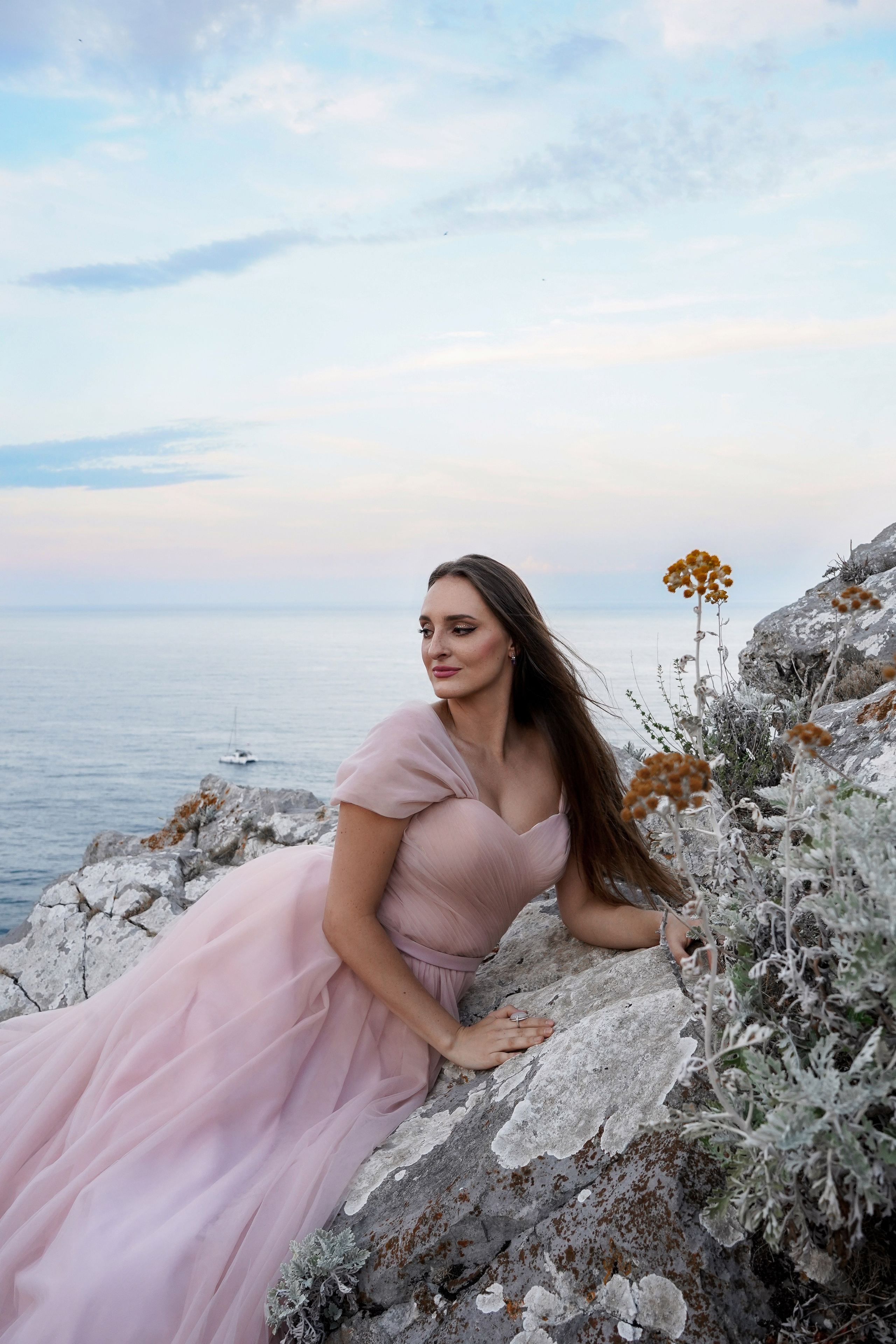 Женская фотосессия с Карелией на Ласточкином гнезде в Крыму. Свадебный фотограф в Ростове-на-Дону. Таинство Крещения и Венчания, семейные фотосессии. Алёна Чёботова