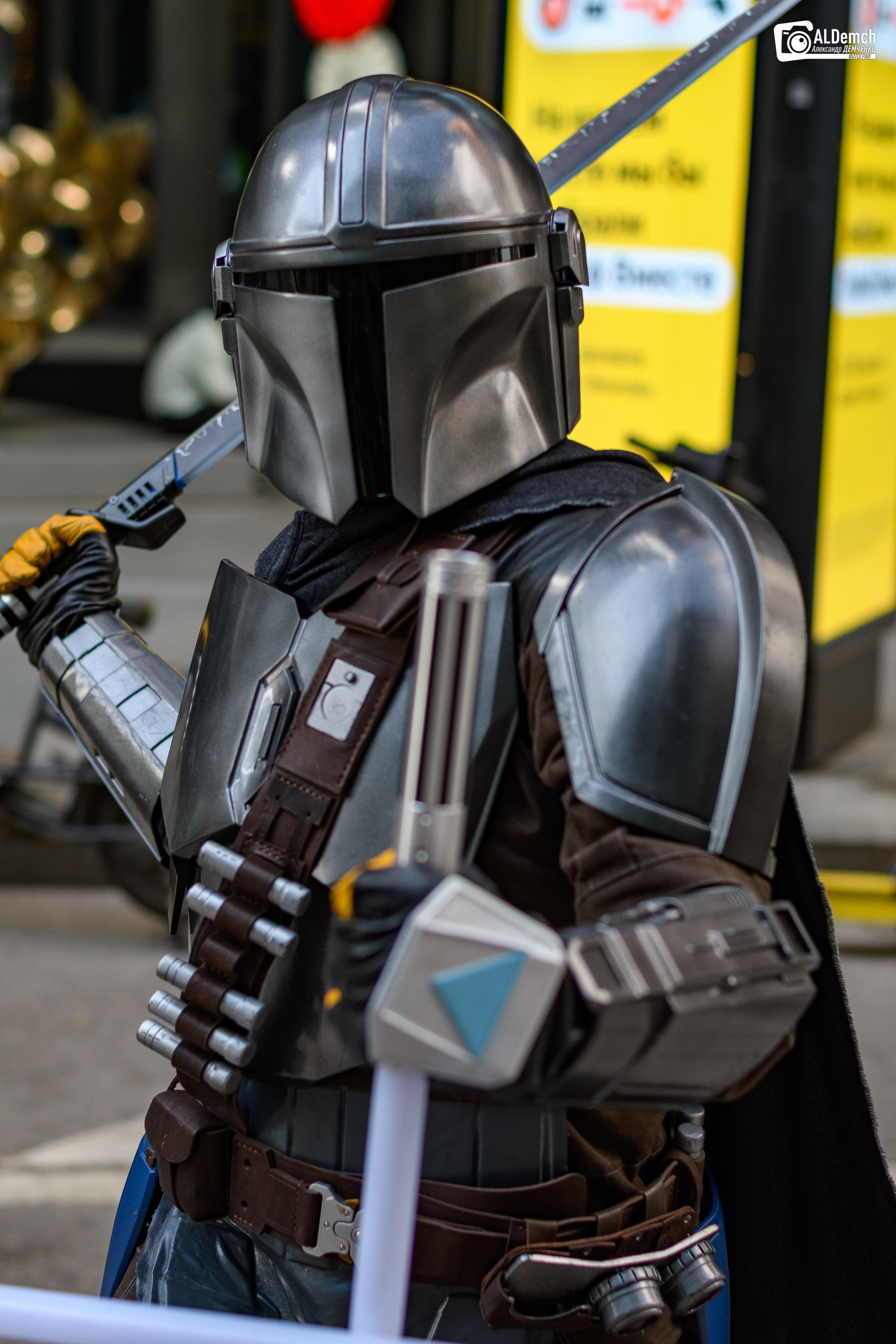 Рей против Мандалорца по звёздным войнам косплей фотосессия