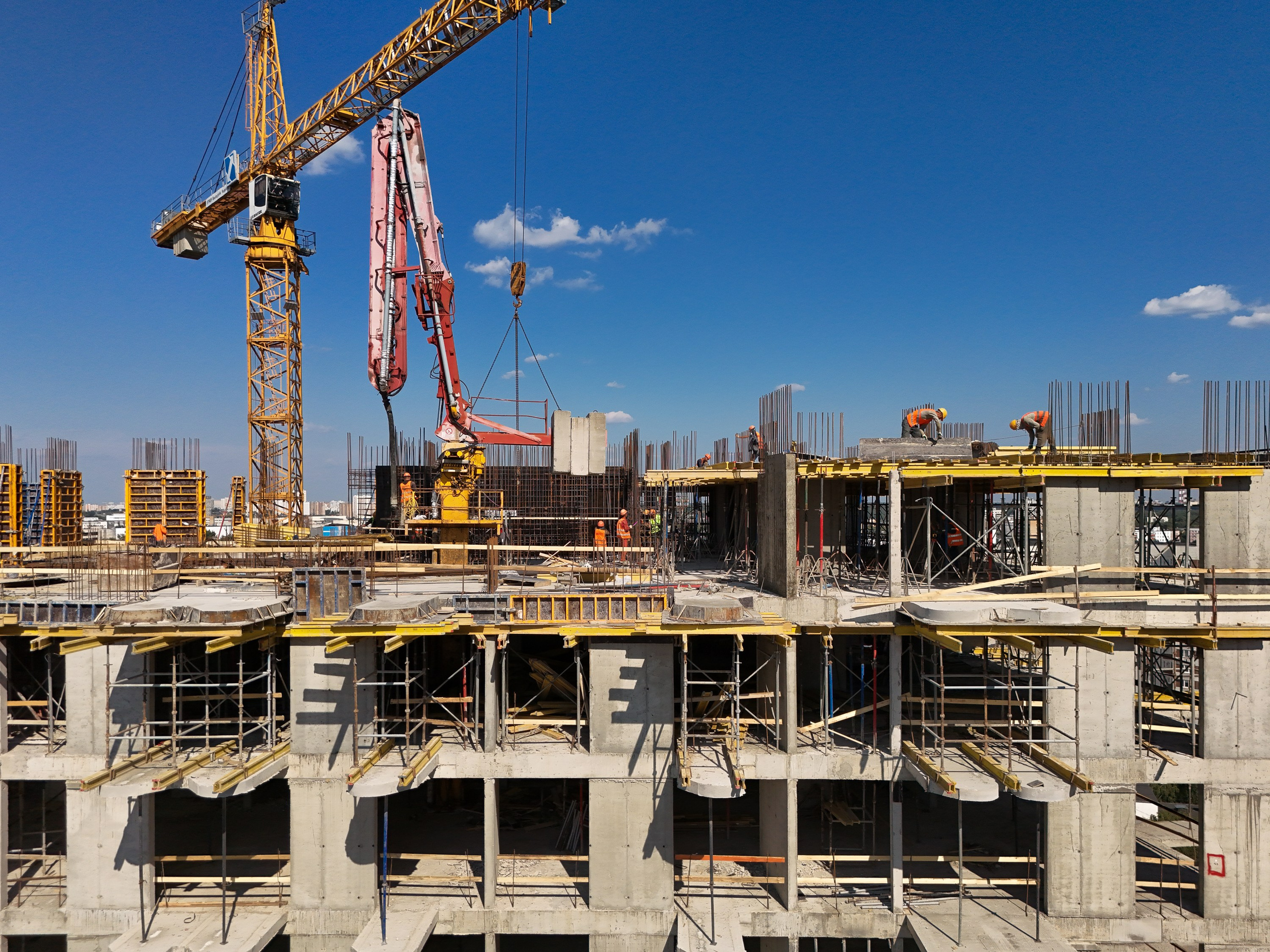 Архитектура и недвижимость. Ход строительства. Съемка с дрона. Профессиональное решение для частных лиц и бизнеса