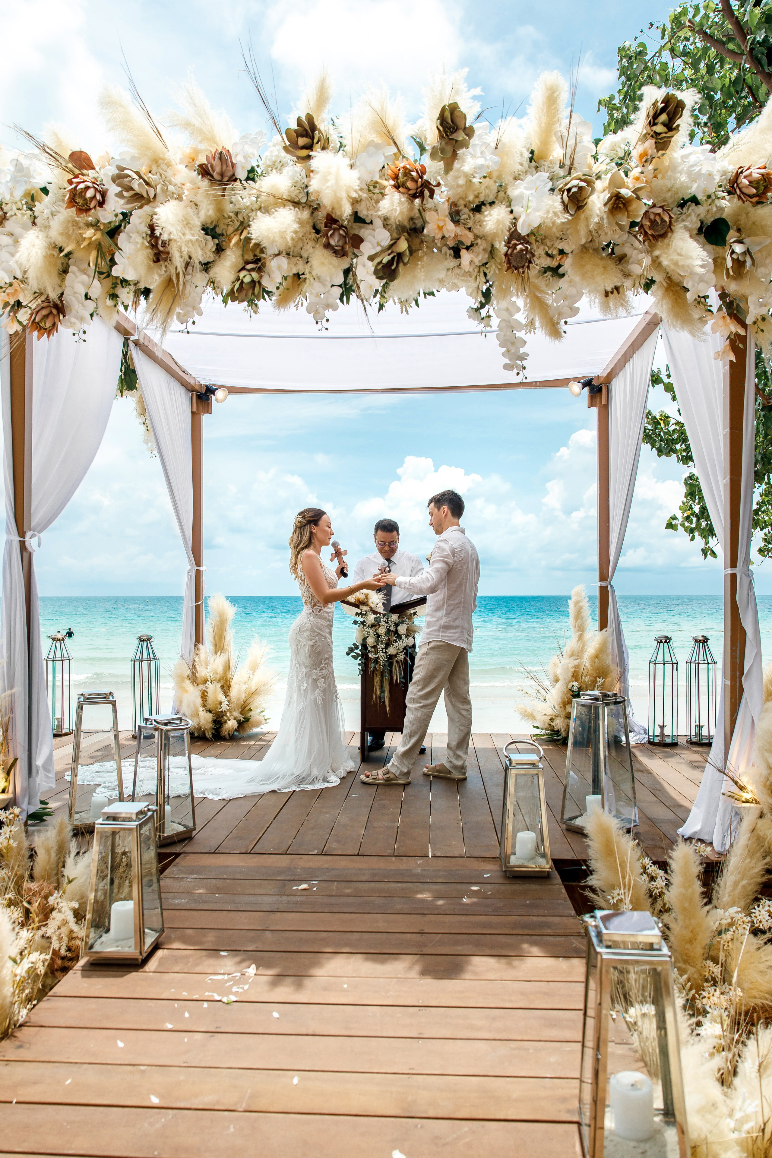 Dom & Vicky |Paradee Resort Koh Samet. Photographer in Phuket. Photographer Thailand