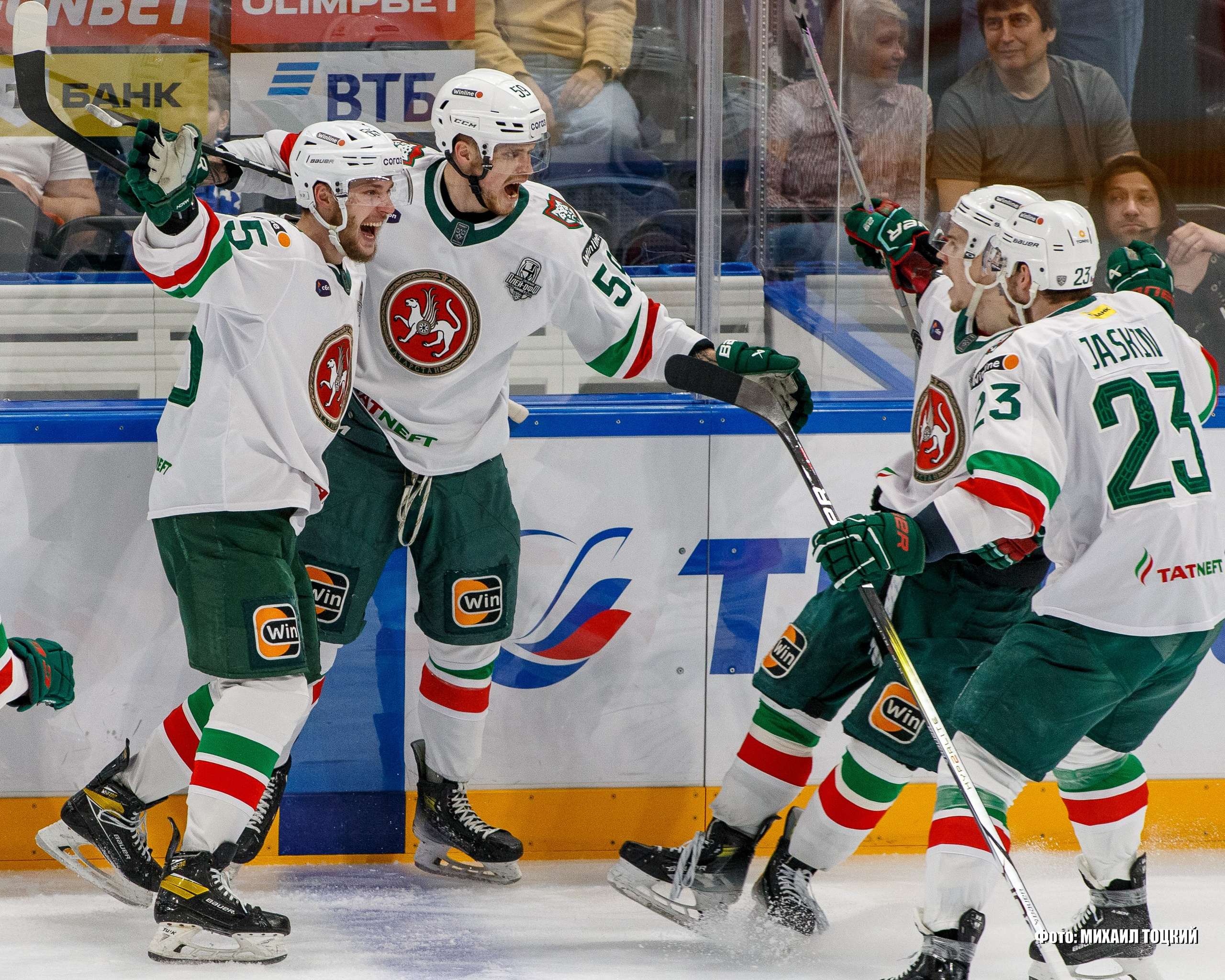 Фоторепортаж Плей-офф КХЛ. Динамо (Москва) — Ак Барс (Казань). Михаил Тоцкий портретный и репортажный фотограф в Москве