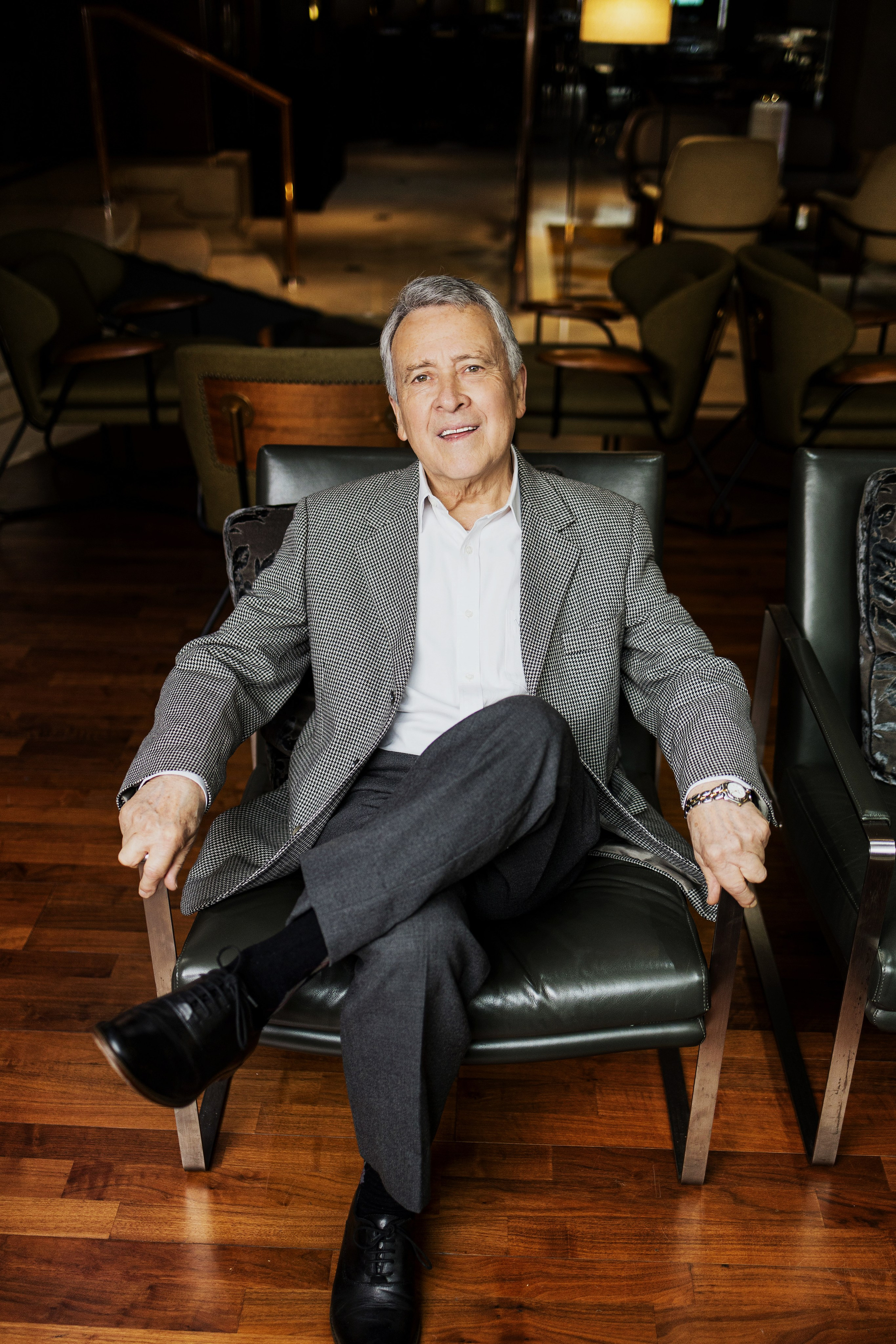 Fotografía Corporativa y Retratos Profesionales en Santiago, Chile. Retrato formal. Fotos Profesionales para LinkedIn, Empresas. Fotógrafa en Santiago, Chile | Julia Zalnova