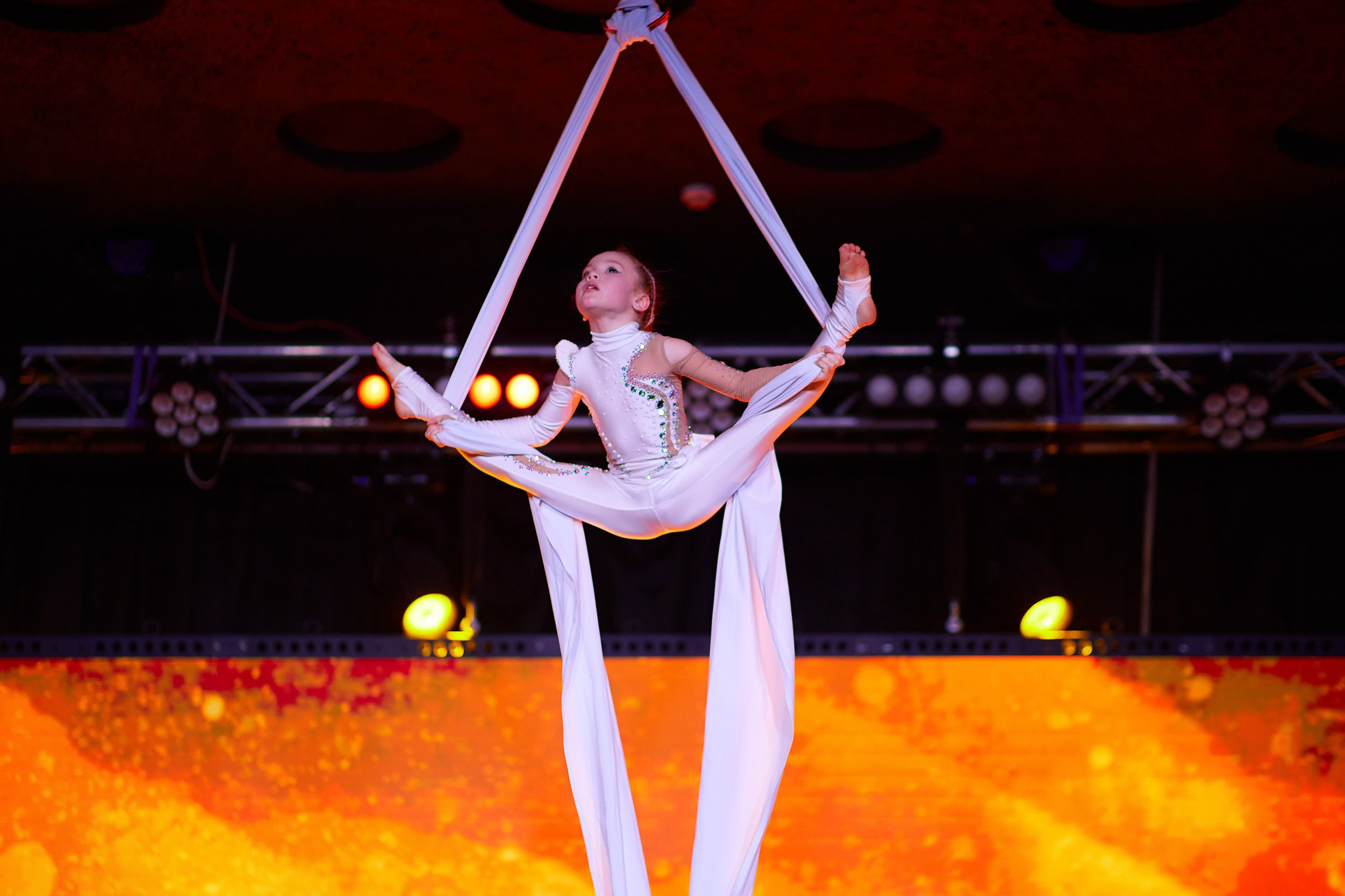 Анонс фоторепортажа с Концерта Грация. POLE DANCE. Photographer for business Mikhail Semenov. Aqua photo studio, photo school