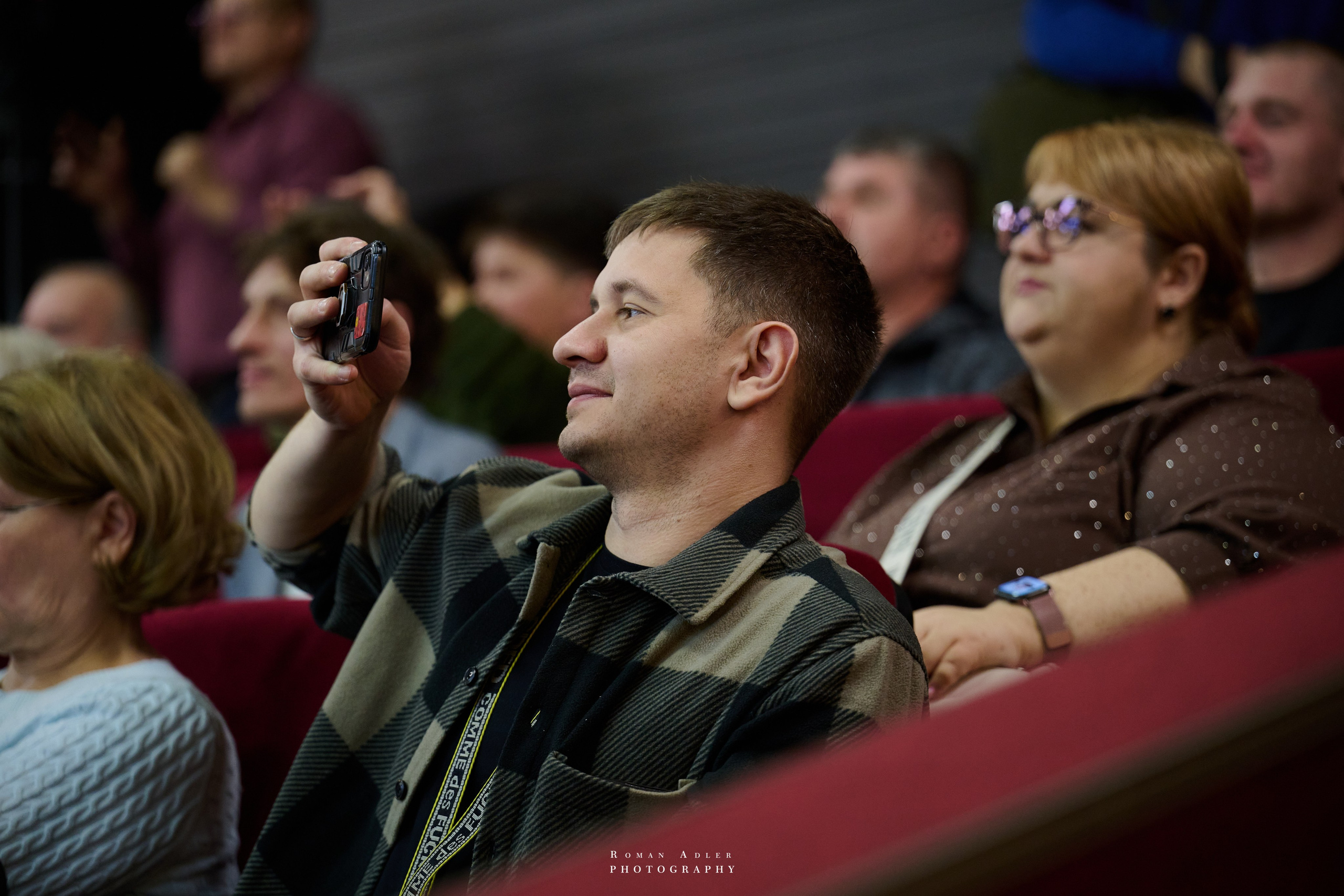 ДК «Победа» выставка фотопроекта «Территории». Фотограф Роман Адлер