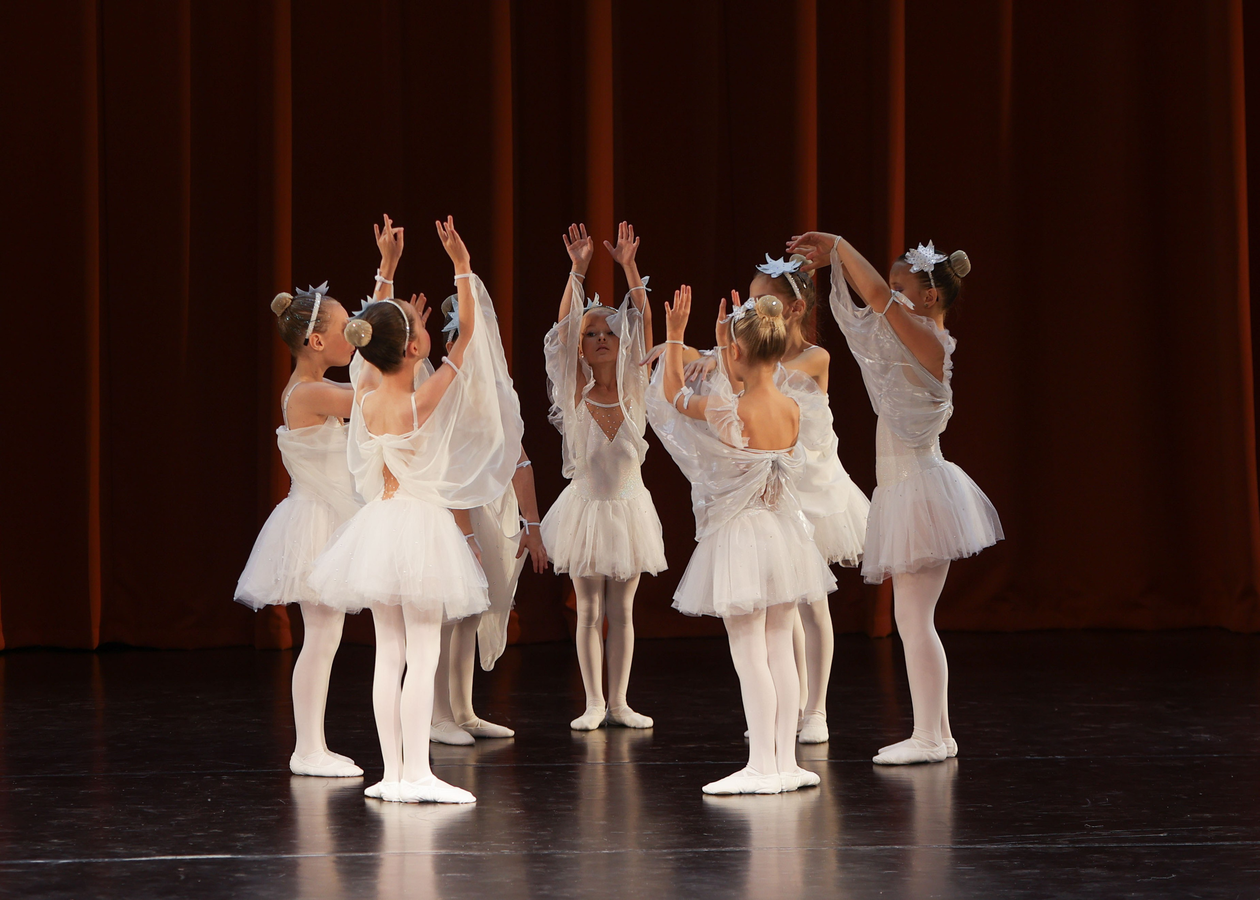 Фестиваль хореографического искусства «КУБОК ЛЕГЕНДЫ — 2025». Выпускные альбомы и школьный фотограф в Подольске, Троицке, Щербинке, Москве и Московской области