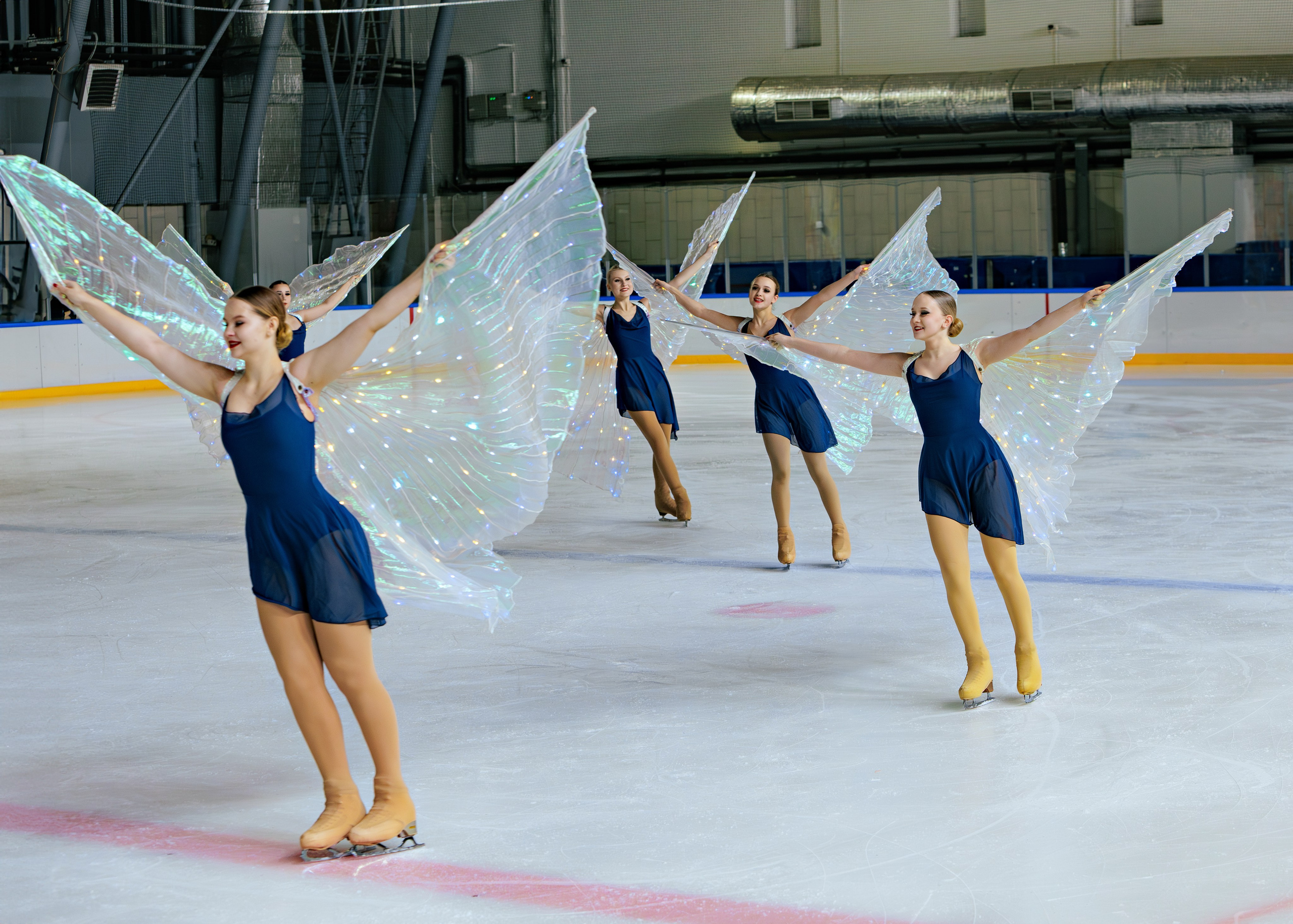 Детский театр на льду «АЛЕКО». Выпускные альбомы и школьный фотограф в Подольске, Троицке, Щербинке, Москве и Московской области