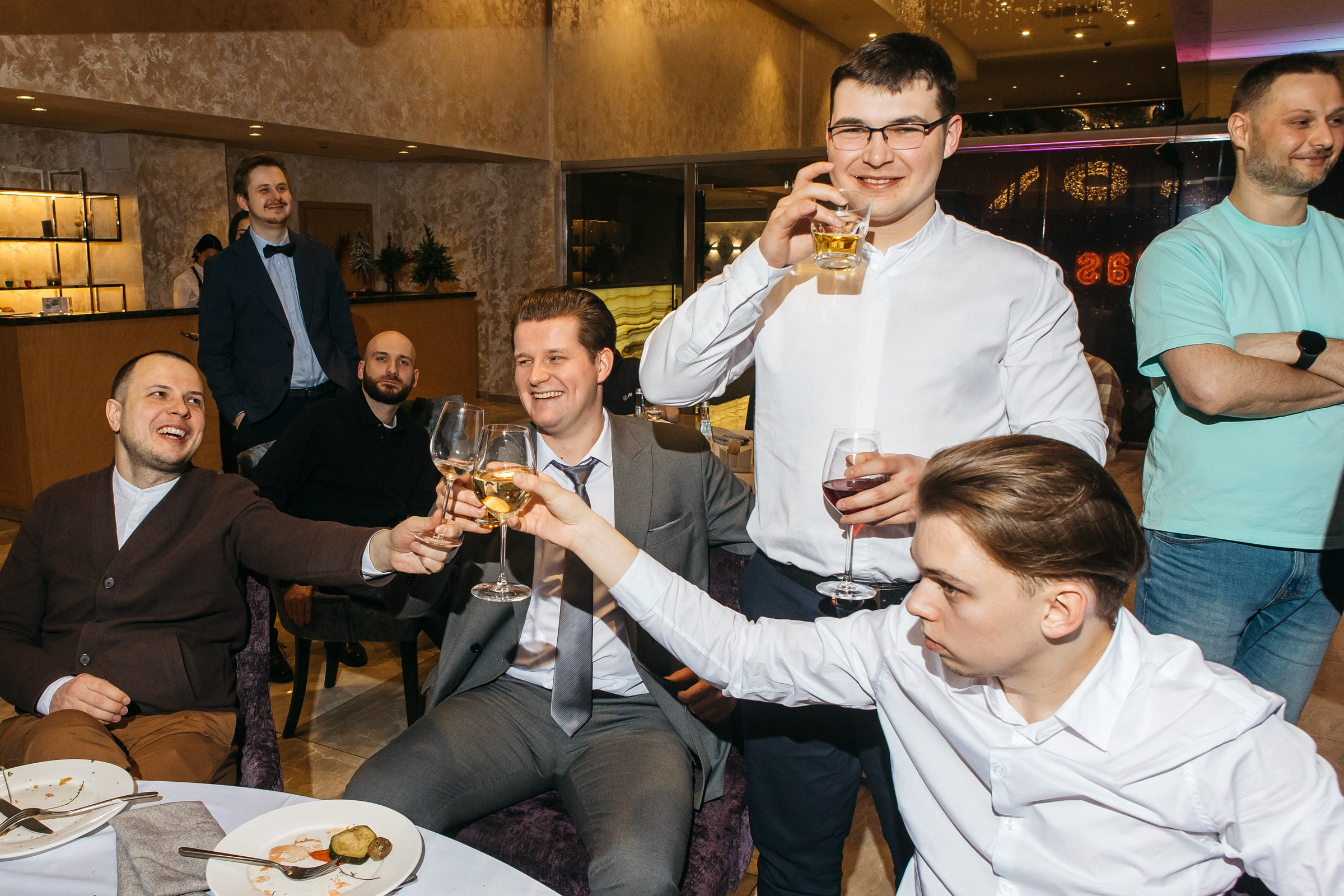 Хороший репортажный фотограф на корпоратив в Питере