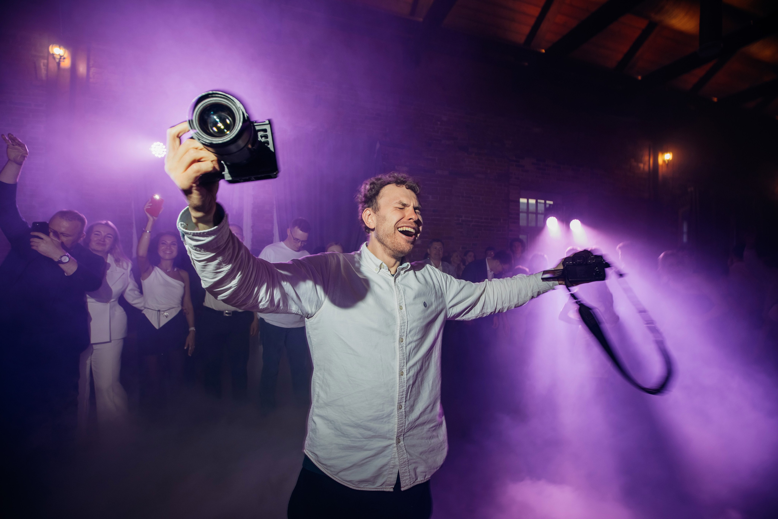 Стрит-фотография, полная абсурда, идиотизма и красоты