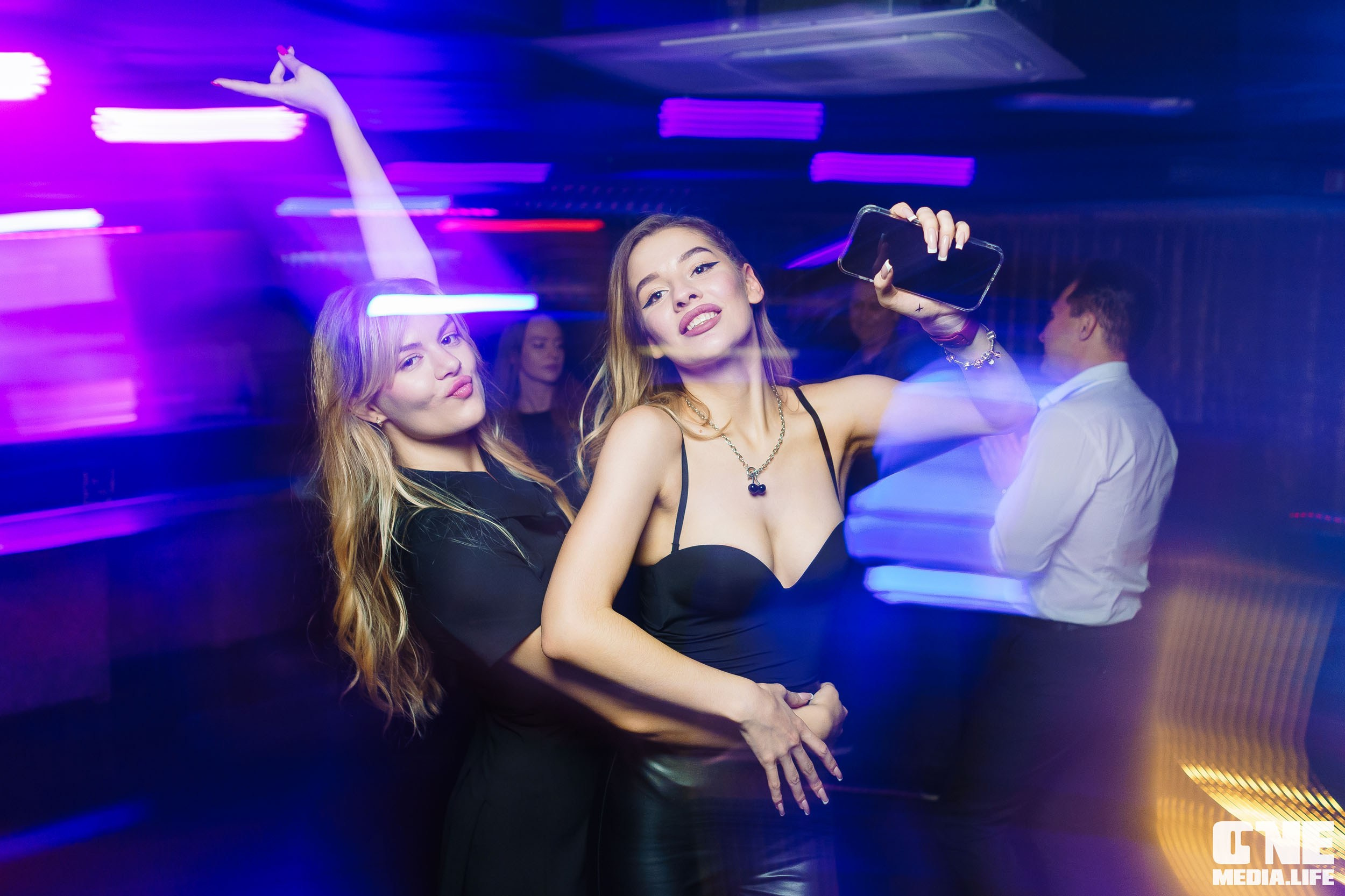 Фоторепортаж из караоке-клуба Эйфория. One Media Life: фоторепортажи, фотоотчеты с мероприятий и заведений