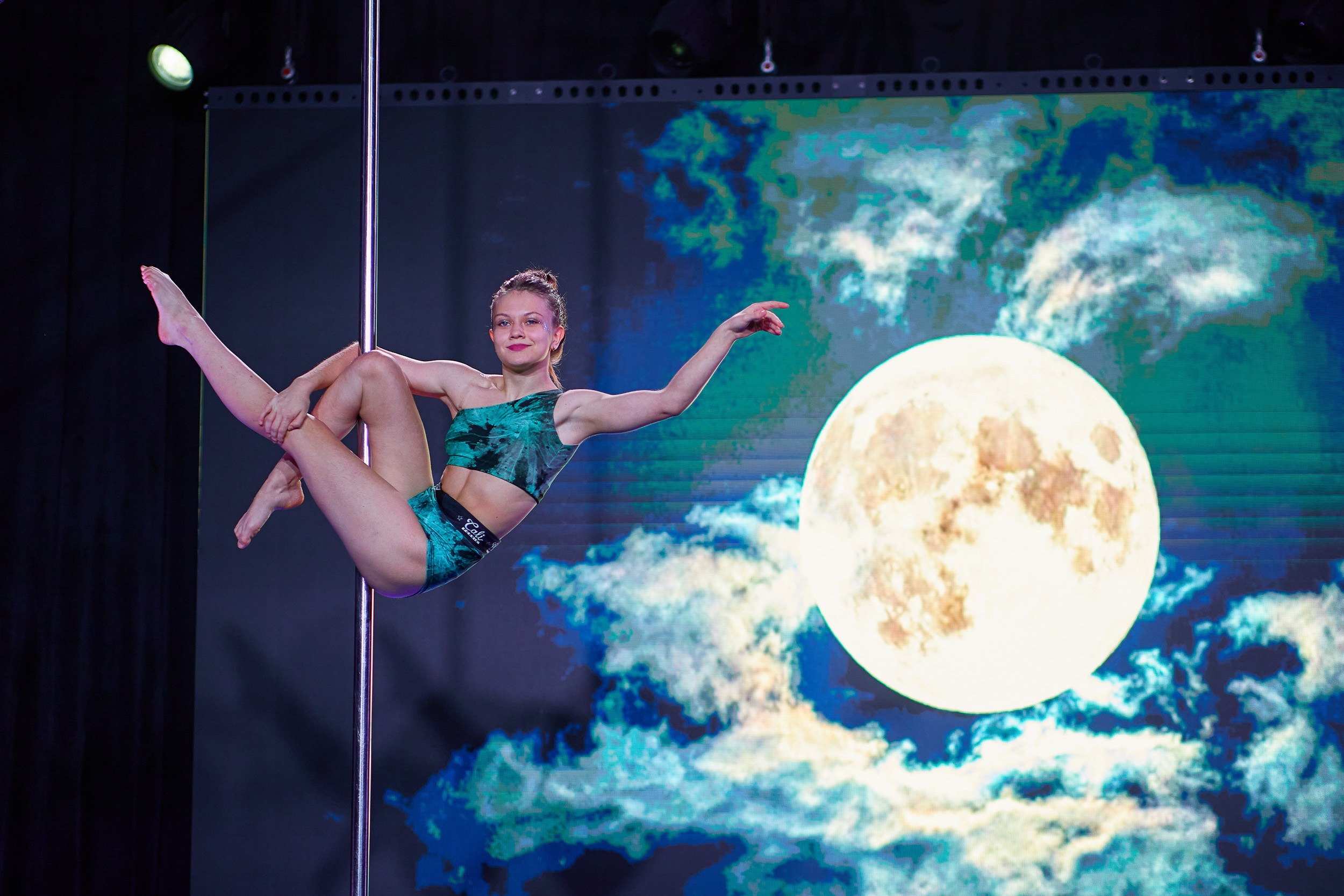 Анонс фоторепортажа с Концерта Грация. POLE DANCE. Photographer for business Mikhail Semenov. Aqua photo studio, photo school