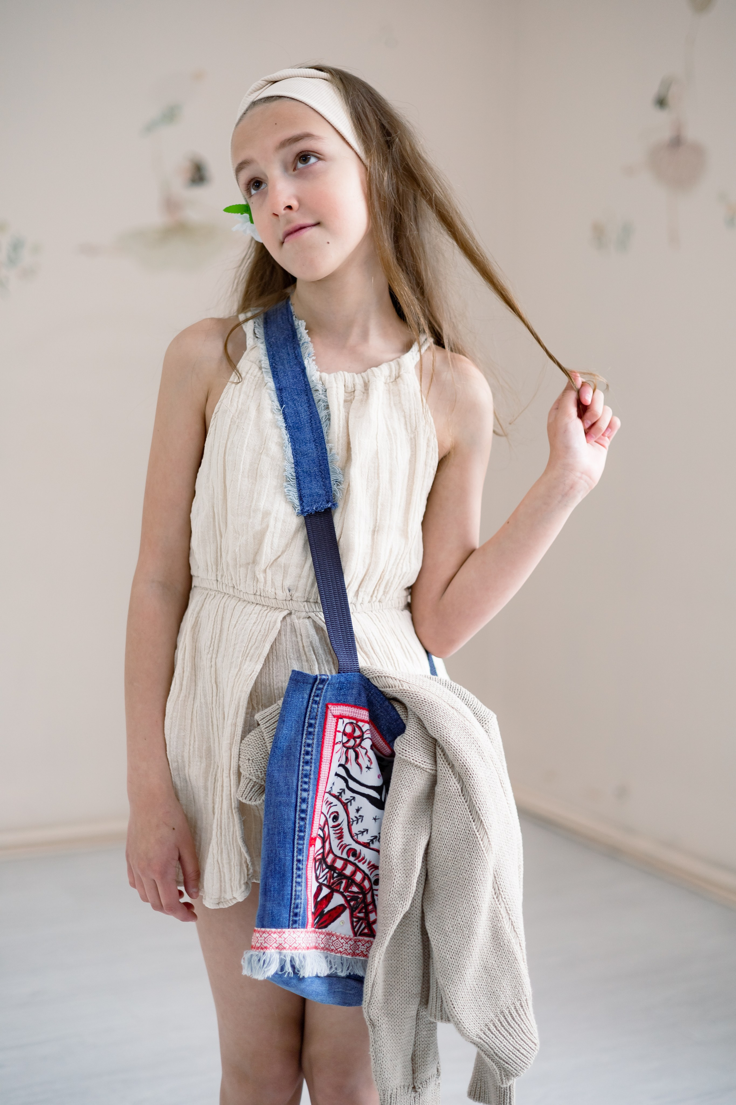 Сумки из денима с мезенской росписью своим руками в мастерской шитья и дизайна. Школа для девочек во Владивостоке — Само Совершенство