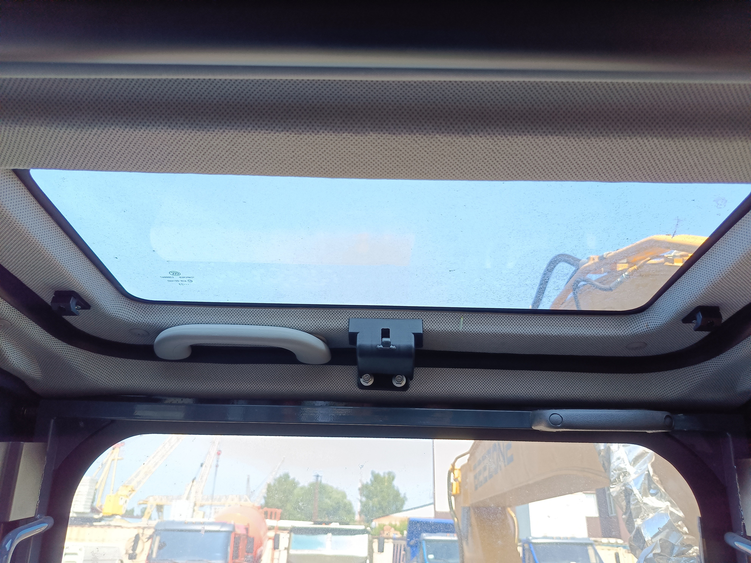 Фото гус. экс. Beezone В210EW. Продажа и обслуживание грузовой техники и спецтехники в г. Новосибирск компания СТИ