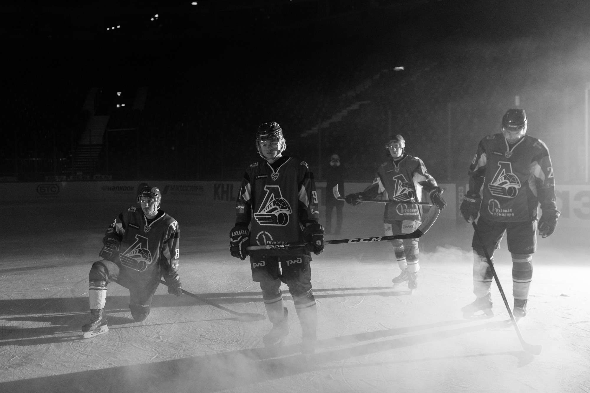 The image of the players on the set of the documentary «Lokomotiv. Champions of our hearts», December 2020