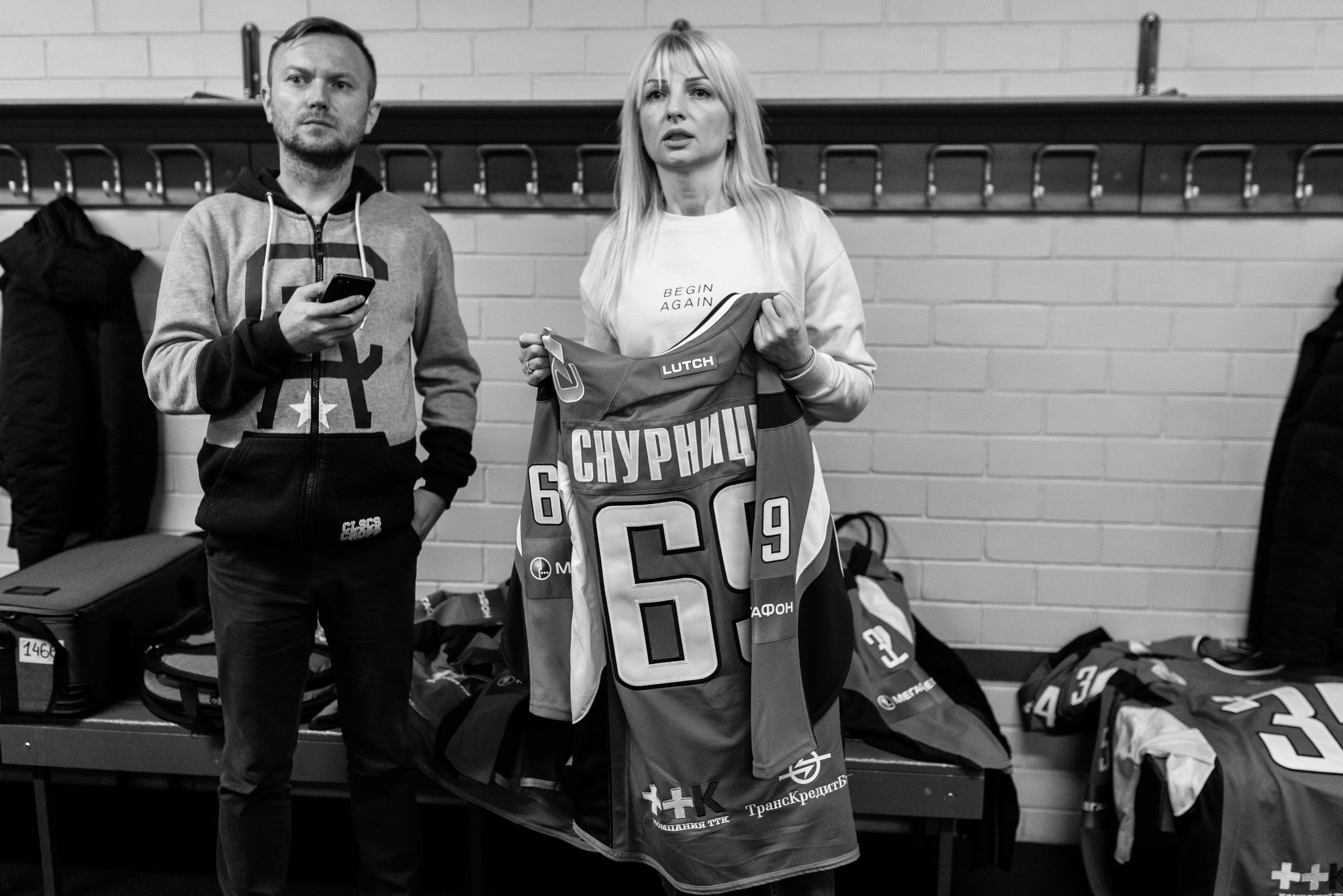 Режиссер документальных фильмов «Капитан Немо» и «Локомотив. Чемпионы наших сердец» - Елена Михеева и сотрудник студии «НемоФильм» Егор Потаев, декабрь 2020