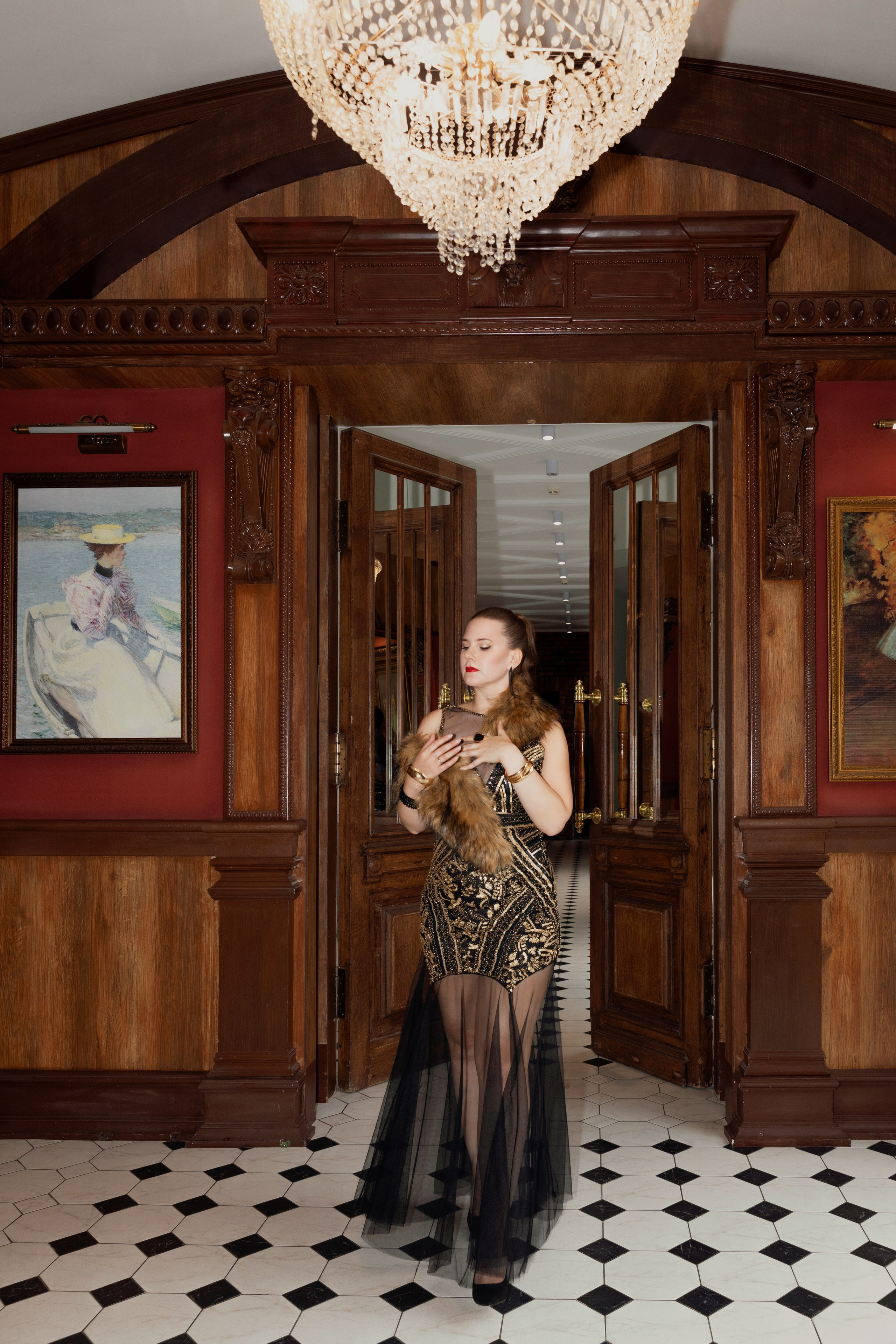 тематическая фотосессия в Санкт-Петербурге, на фото девушка в вечернем платье в студии