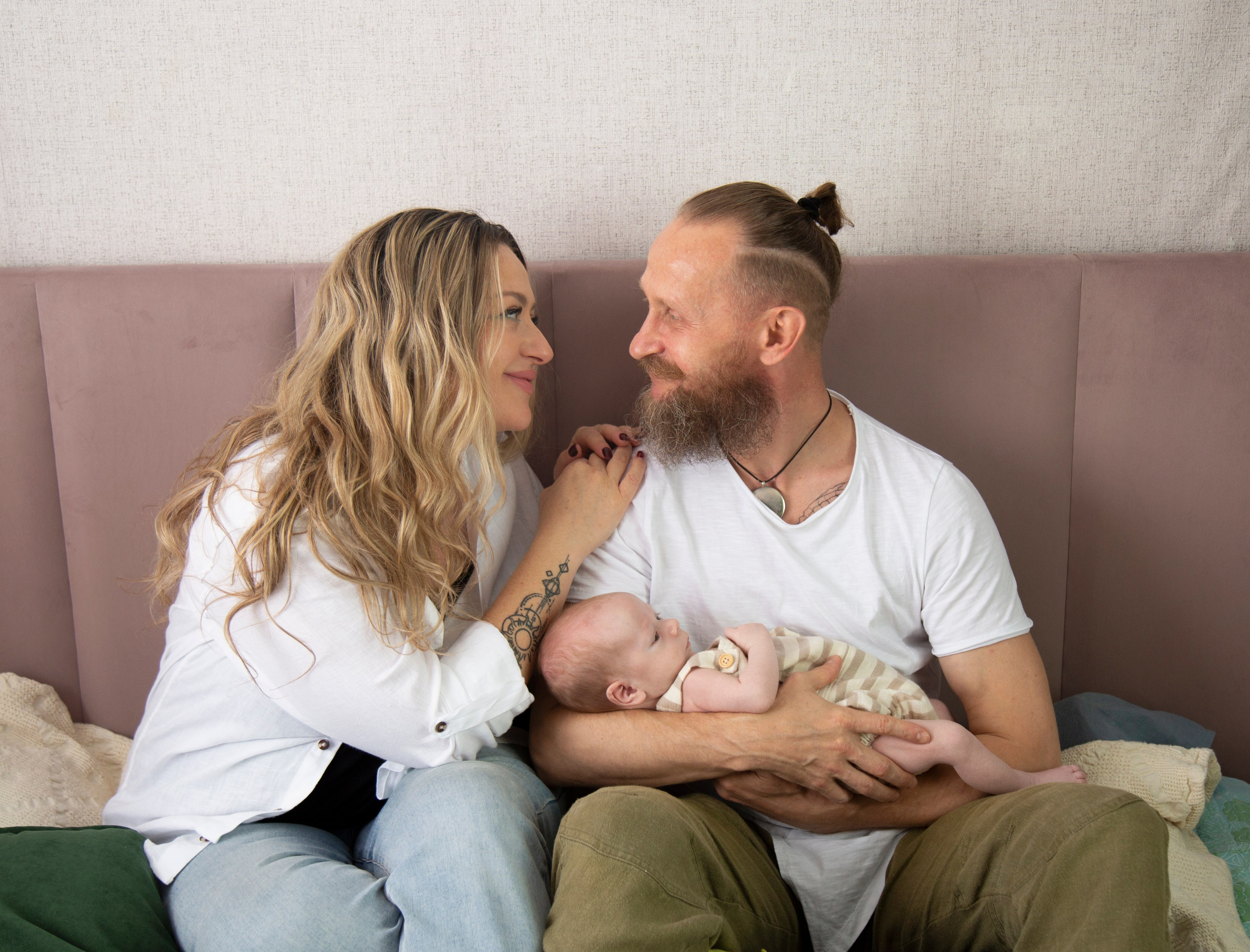 Фотосессия новорожденного мальчика в Москве. Фотосессия в студии в Москве от профессионального фотографа услуги по доступным ценам