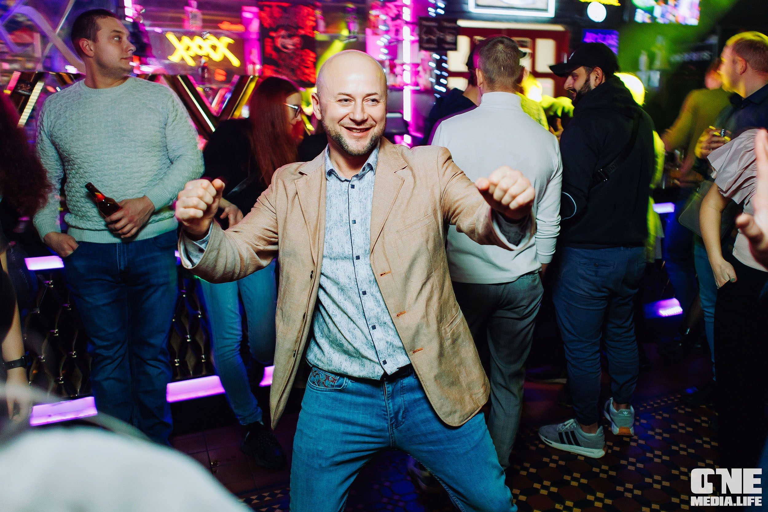 Фоторепортаж из бара XxxX. One Media Life: фоторепортажи, фотоотчеты с мероприятий и заведений