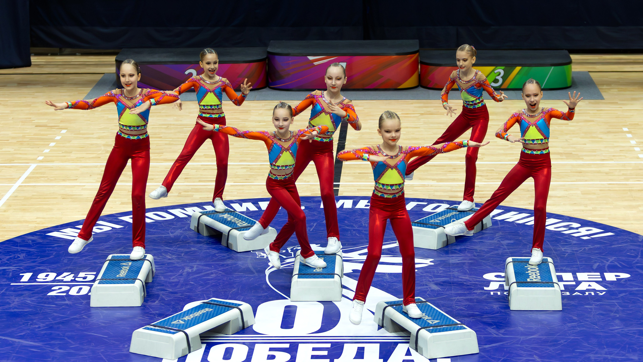 Фестиваль по фитнес-аэробике «Облачко» дисциплина «Степ-аэробика». Выпускные альбомы и школьный фотограф в Подольске, Троицке, Щербинке, Москве и Московской области