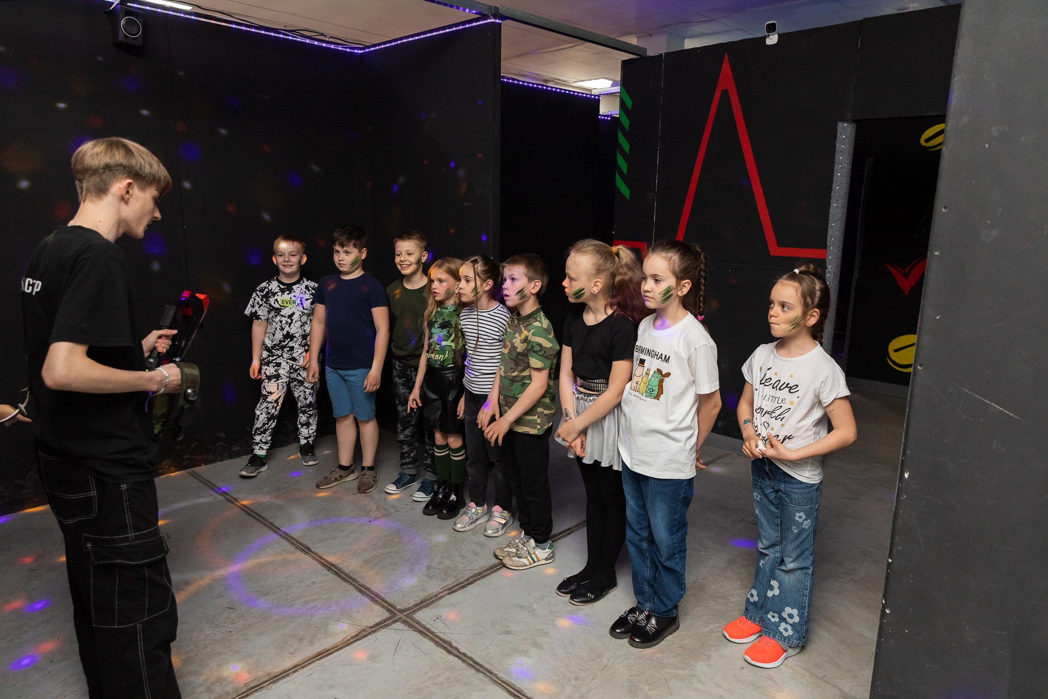 Платону 8 лет, лазертаг Zаряд. Фотограф Татьяна Генева