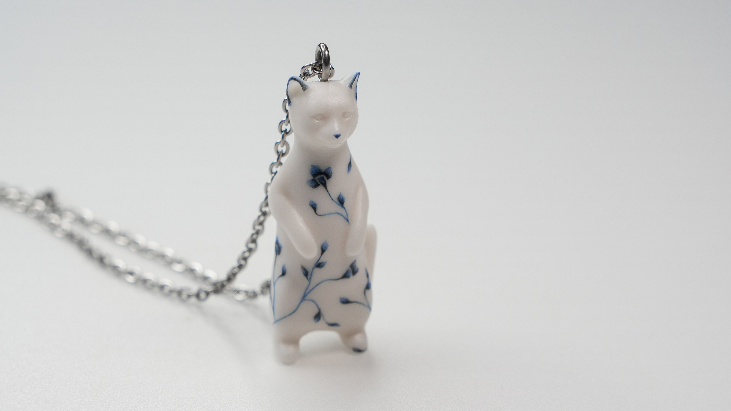 Кот с синими узорами 6 500 руб. Авторские Шарнирные куклы и украшения из фарфора Алексаны Лавринчук