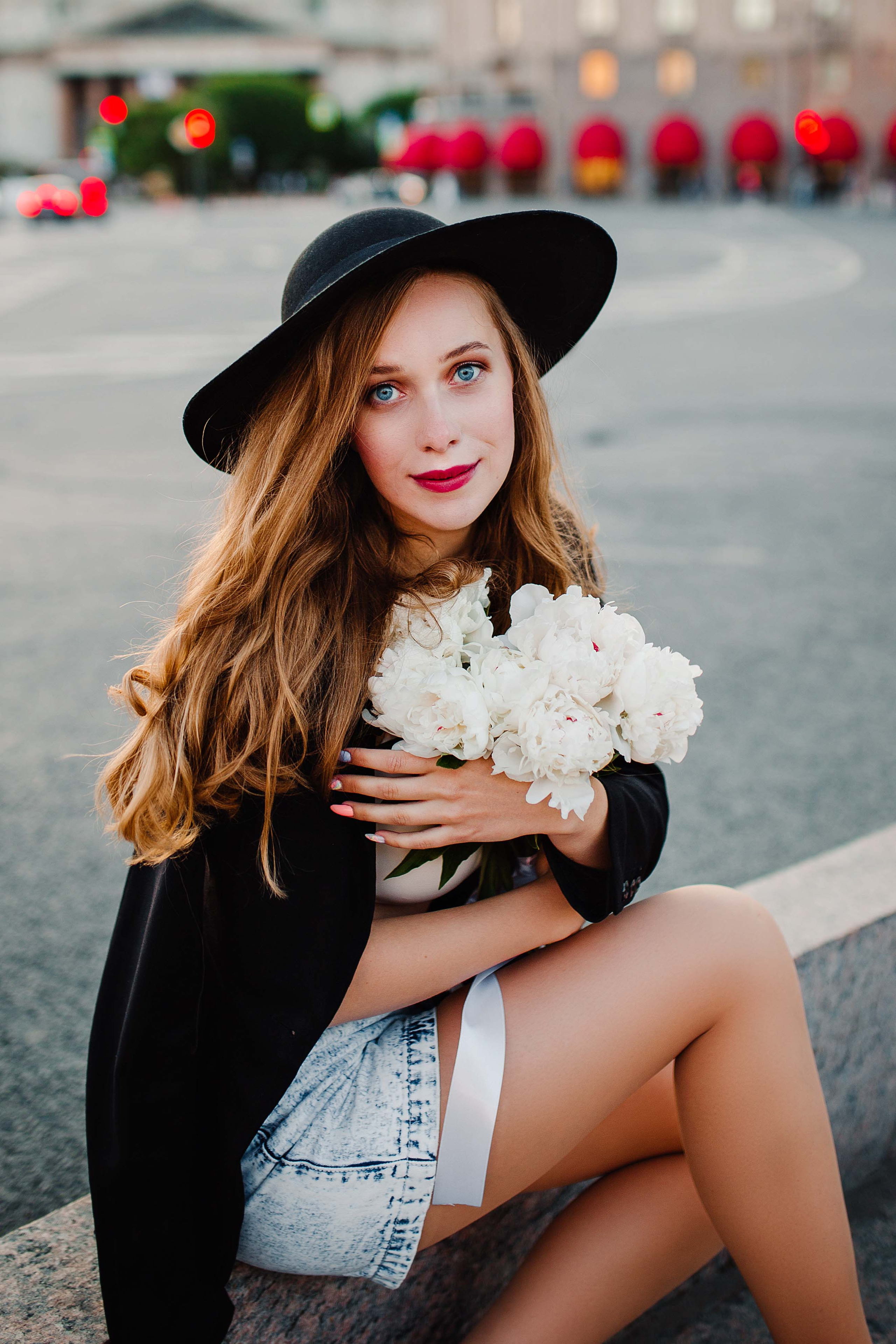 Алена у Исаакиевского собора. Семейный и индивидуальный фотограф в Санкт-Петербурге Маргарита Щипкова