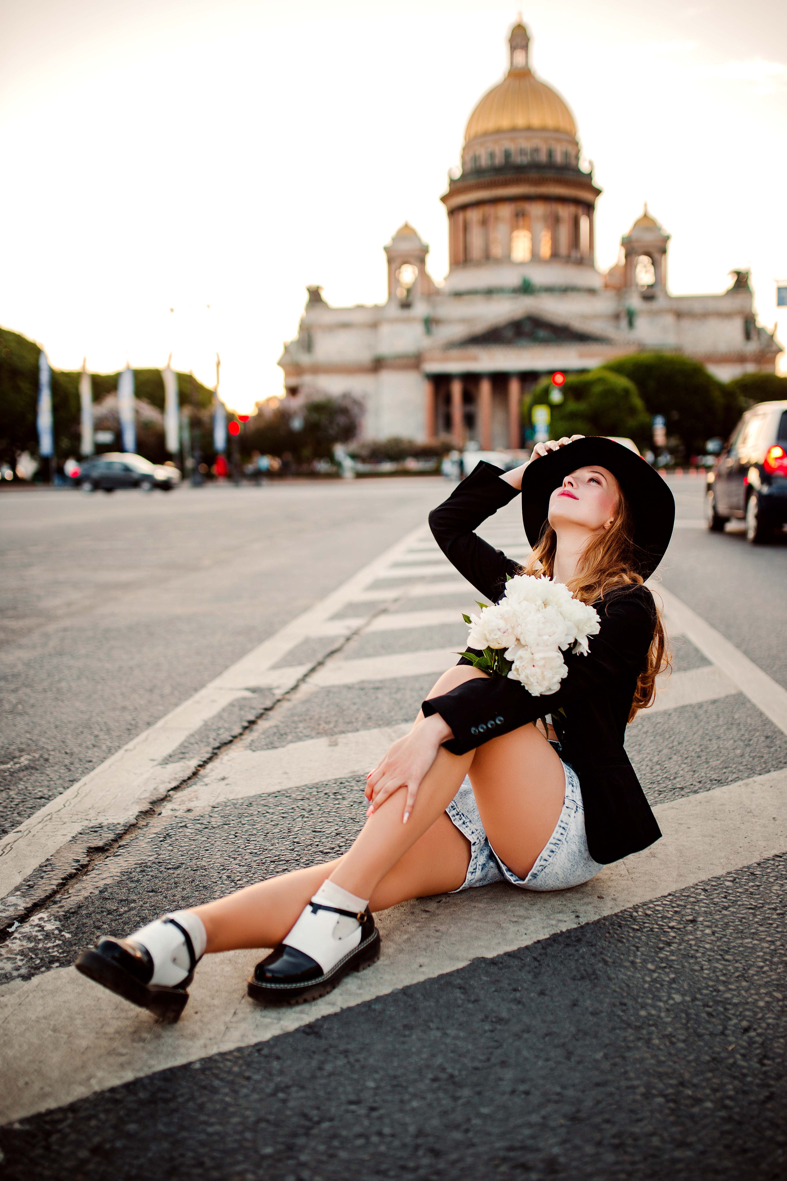 Алена у Исаакиевского собора. Семейный и индивидуальный фотограф в Санкт-Петербурге Маргарита Щипкова