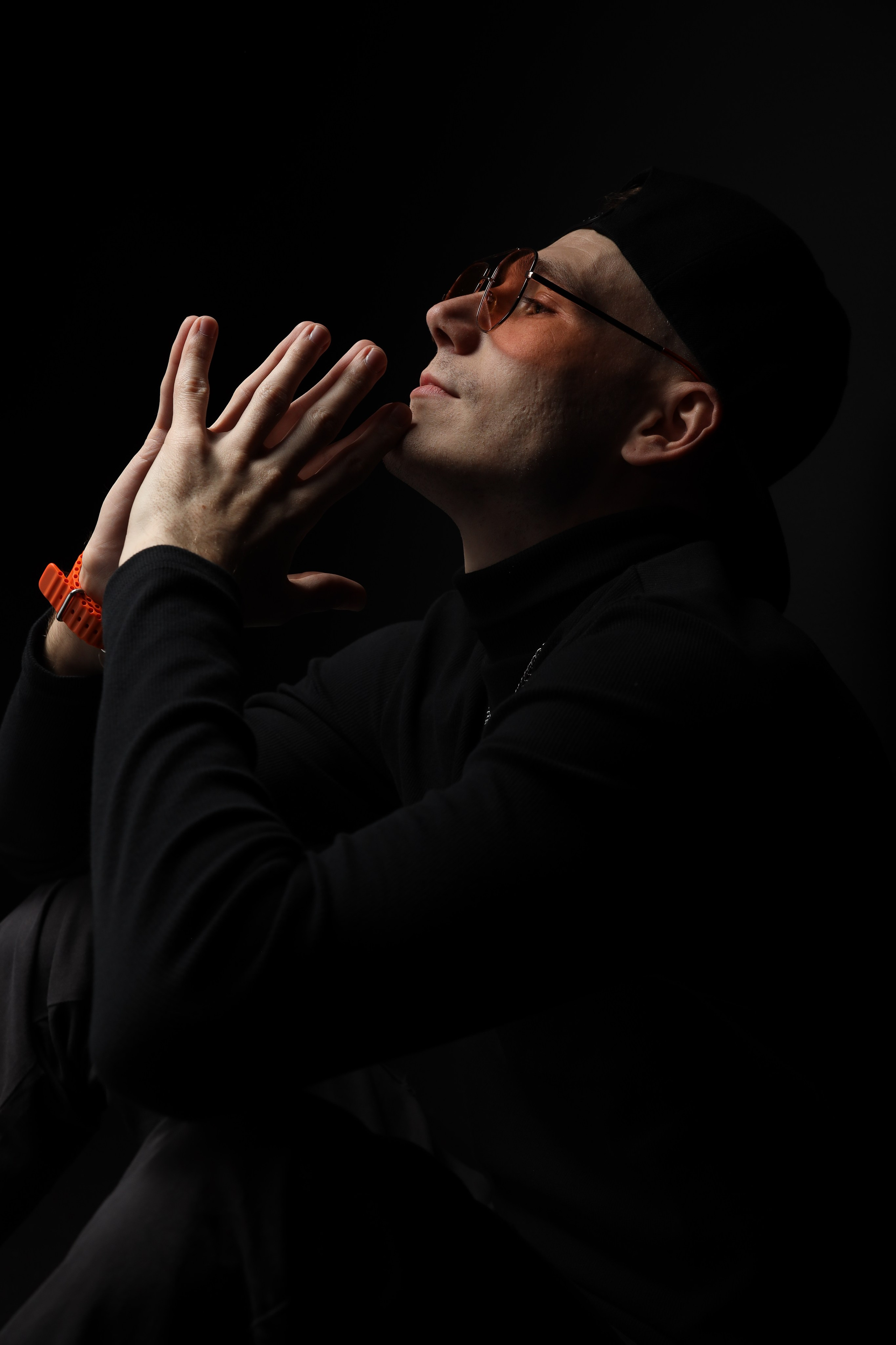 The White hat Alex. Профессиональный фотограф в Воронеже Владислав Крылов