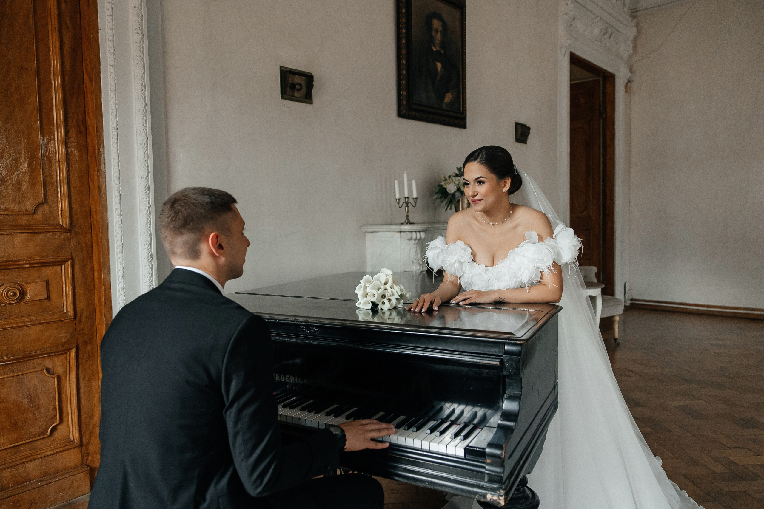 Свадебная фотосессия в библиотеке читальне Пушкина