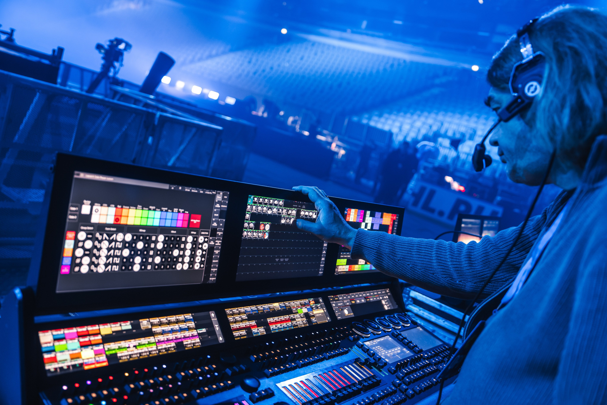 Superdiskoteka 90. Svyatoslav Bunkov | photographer