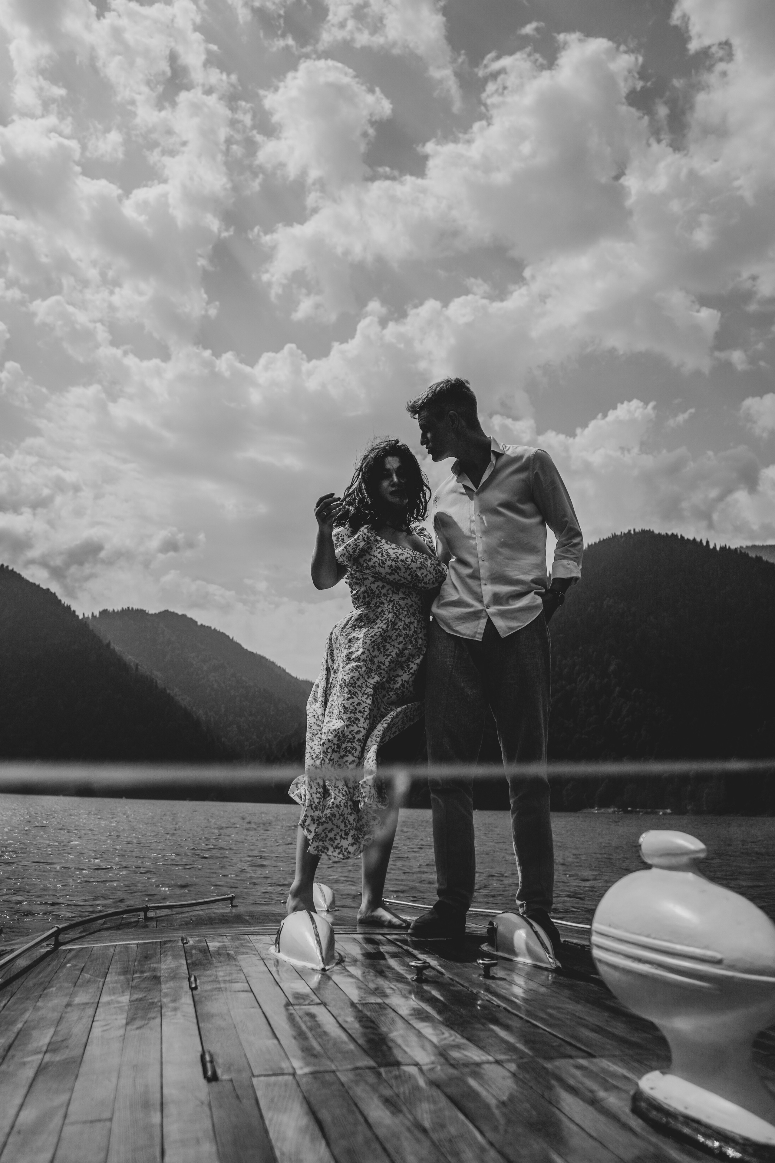 Романтическая фотосессия Илья и Валерия озеро Рица Абхазия. Фотограф в Сочи Марина Барс