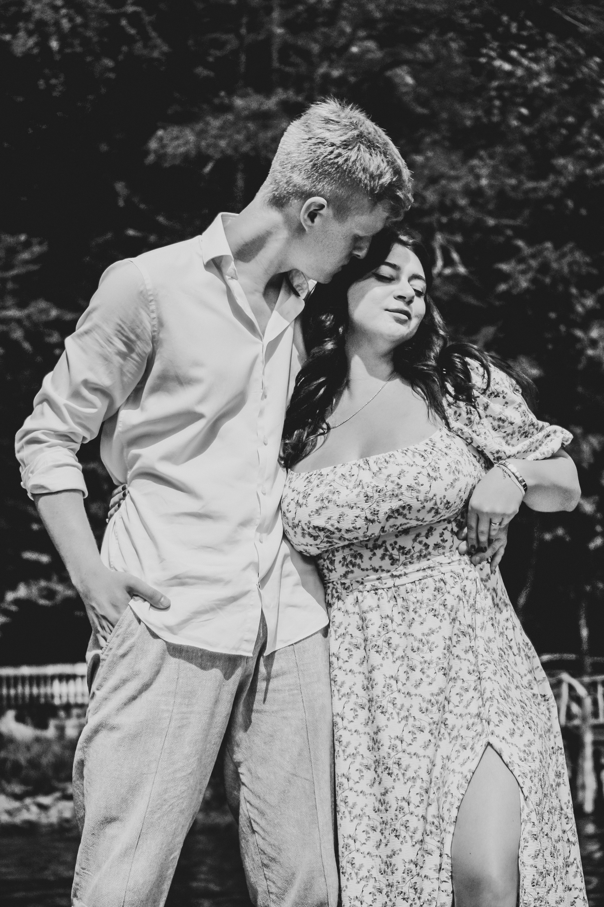 Романтическая фотосессия Илья и Валерия озеро Рица Абхазия. Фотограф в Сочи Марина Барс