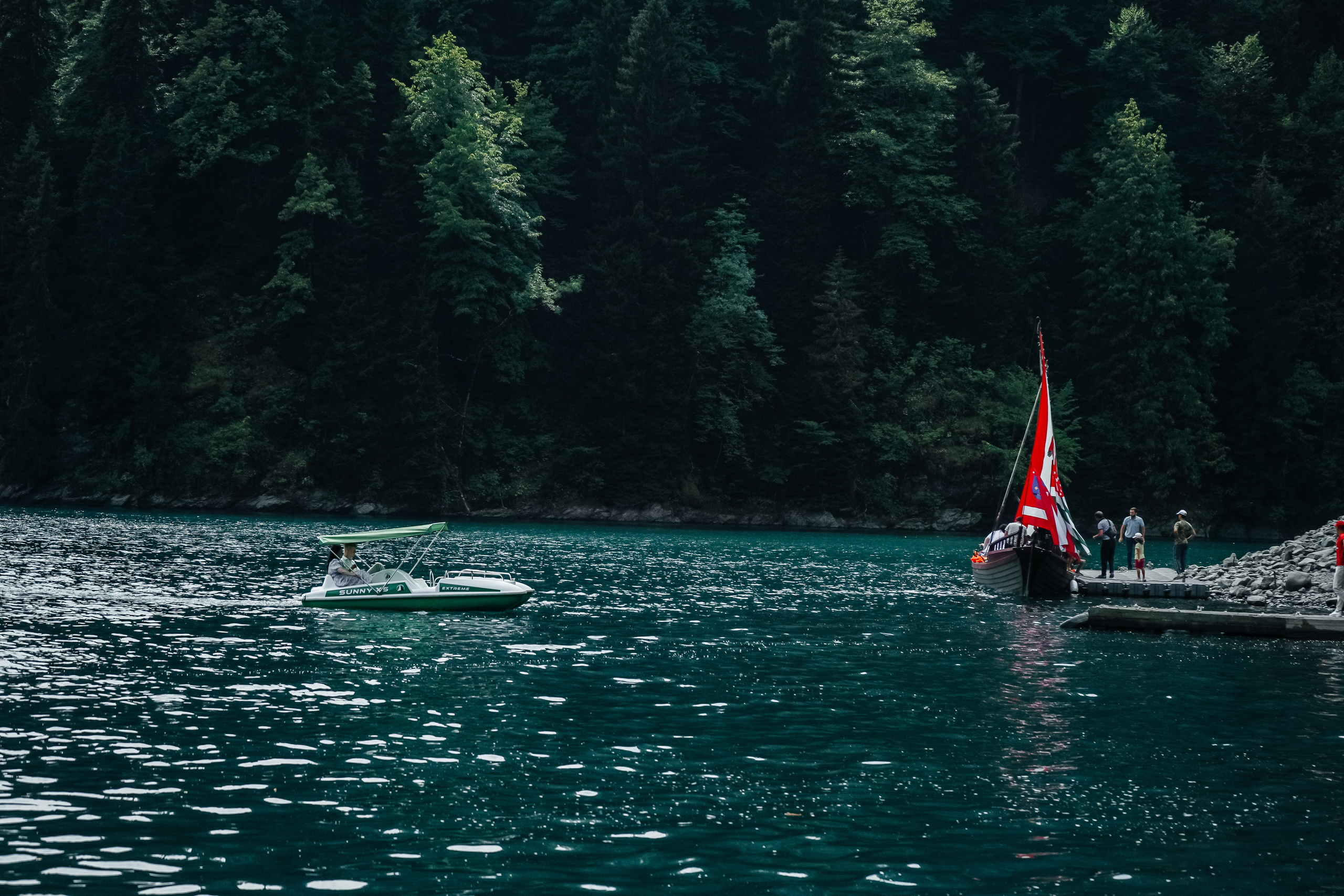 Романтическая фотосессия Илья и Валерия озеро Рица Абхазия. Фотограф в Сочи Марина Барс
