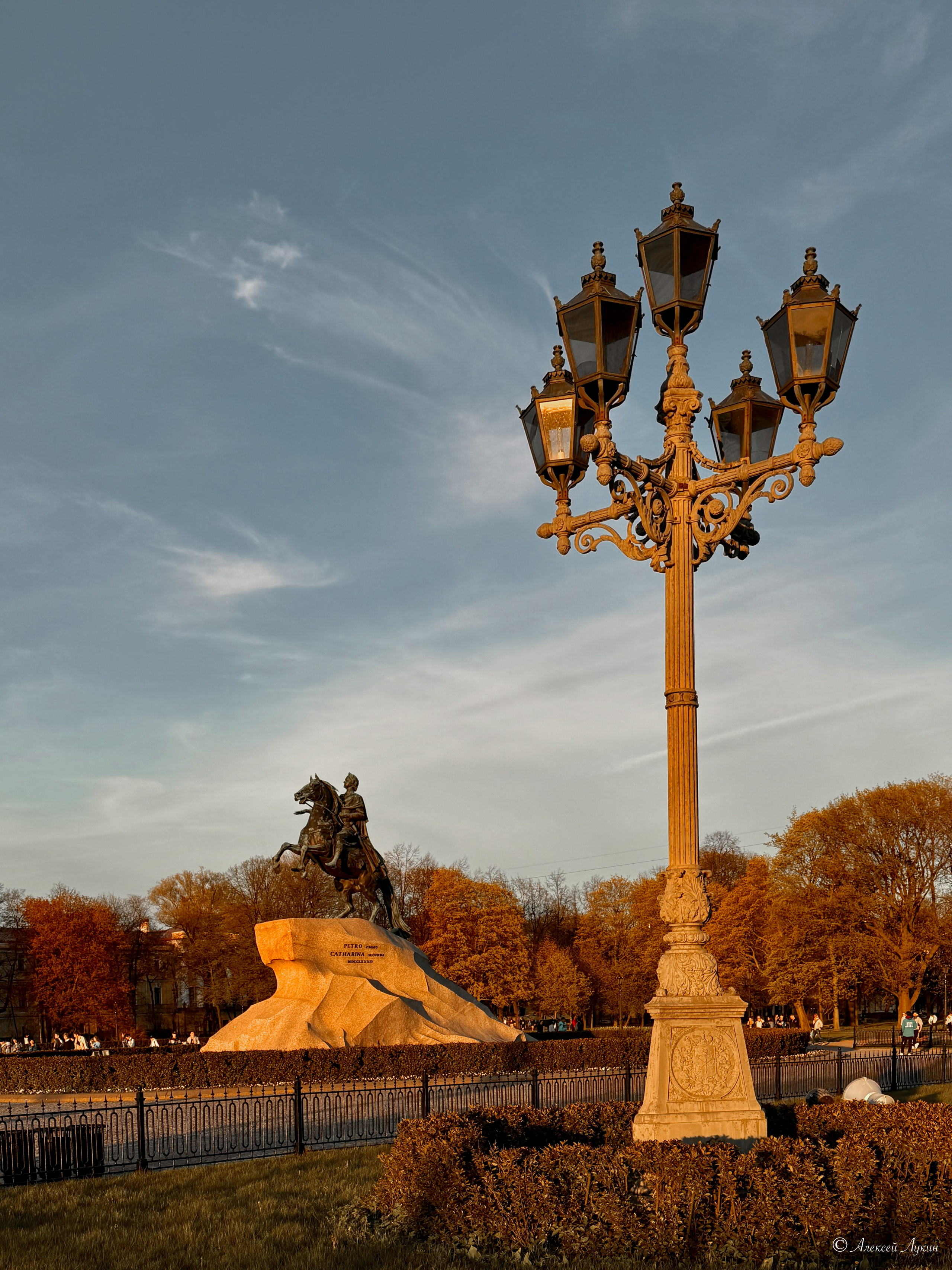 Фотографии Санкт-Петербурга на телефон. Фотограф Алексей Лукин. Профессиональная фотосъёмка в Санкт-Петербурге. Обработка и Ретушь фотографий