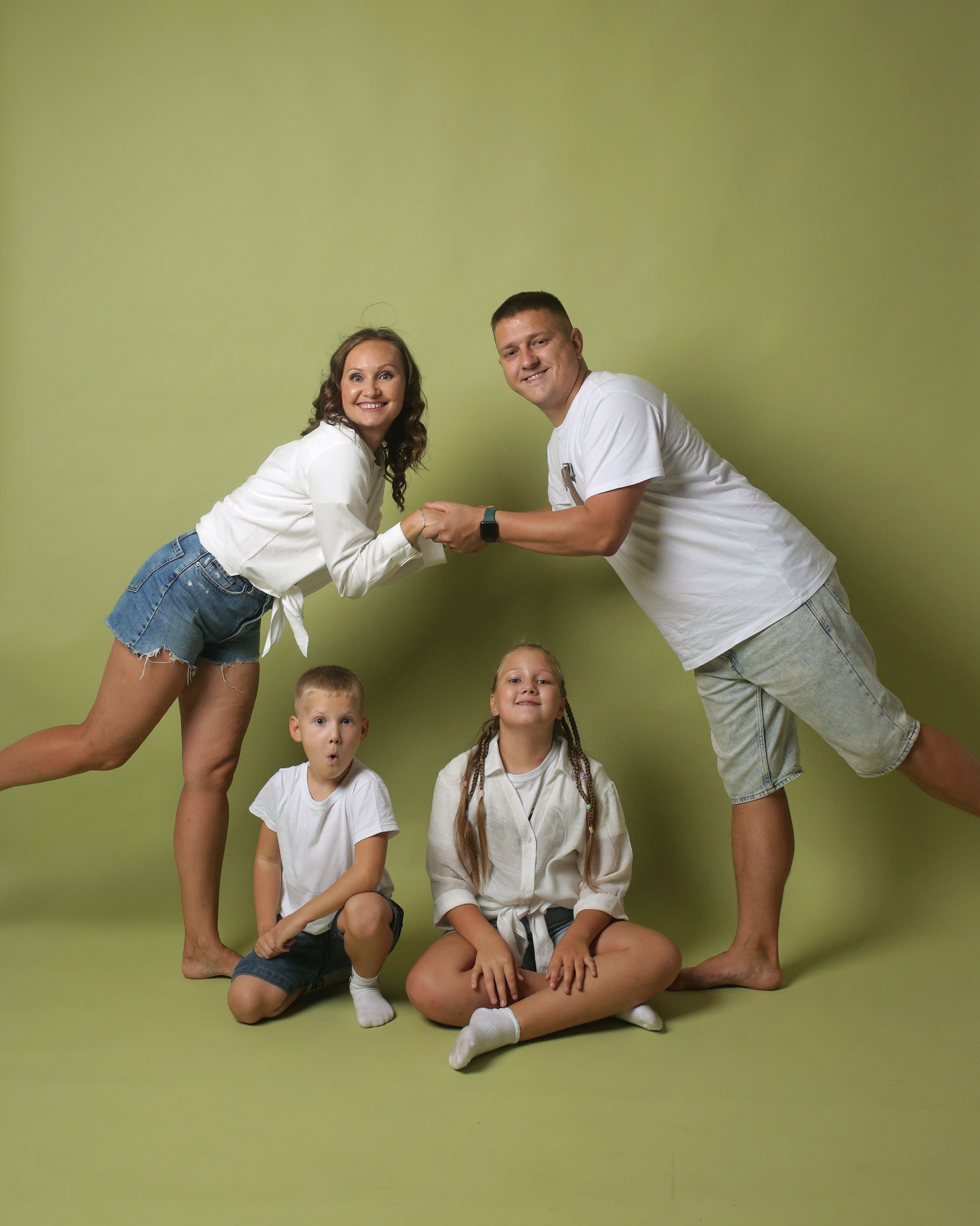 идеи позирования для семейных фото