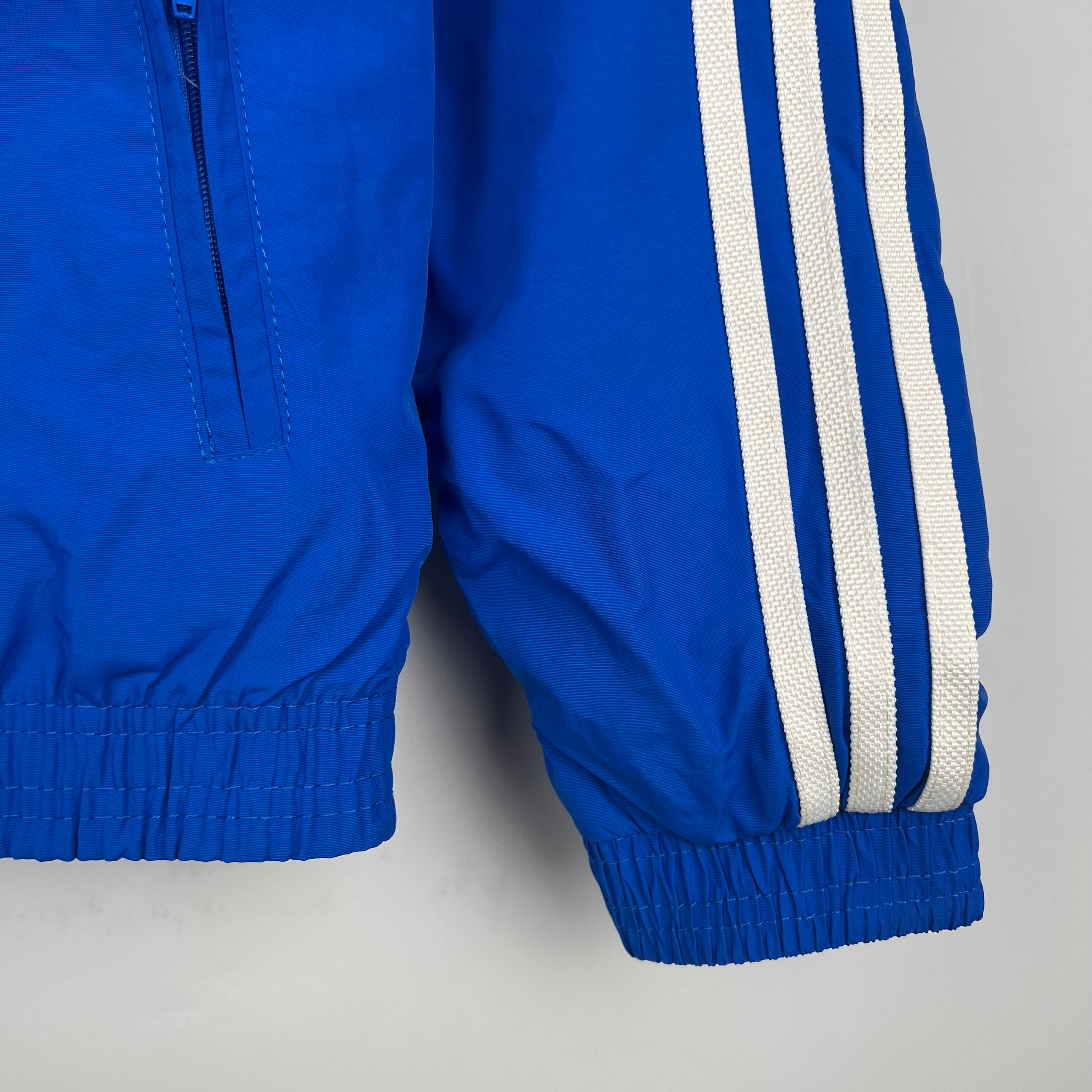 Ветровка Lyon купить по цене 4900 рублей. Футбольный магазин — ssw_magazin