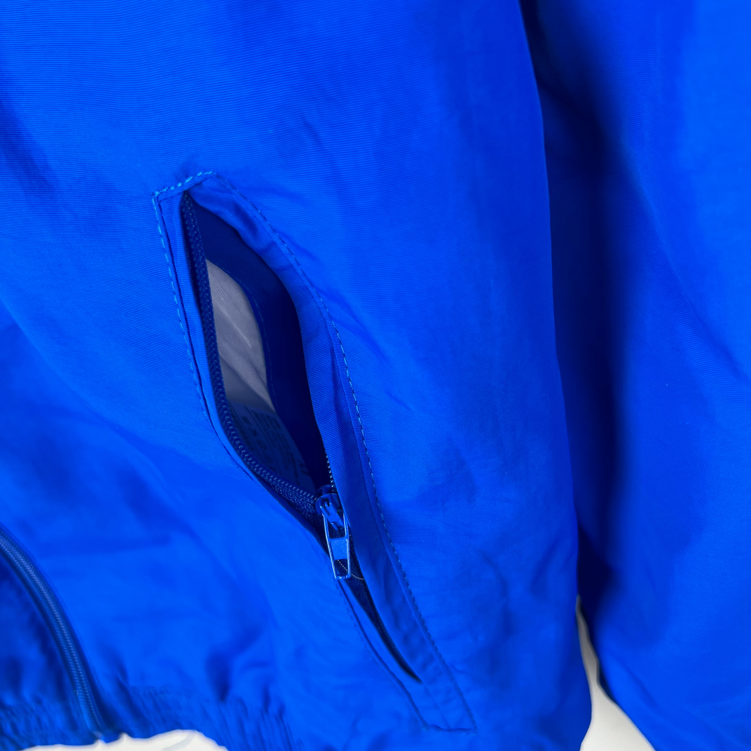 Ветровка Lyon купить по цене 4900 рублей. Футбольный магазин — ssw_magazin