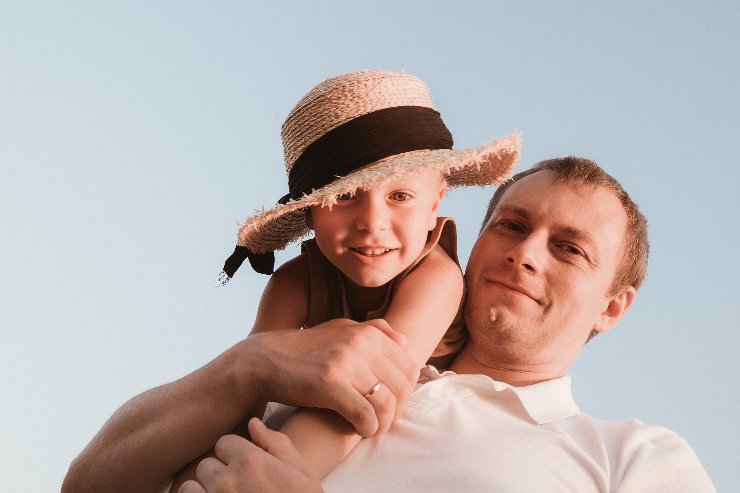 Tanya and Nikita with kids. Family Lifestyle Photographer in Lucca, Italia