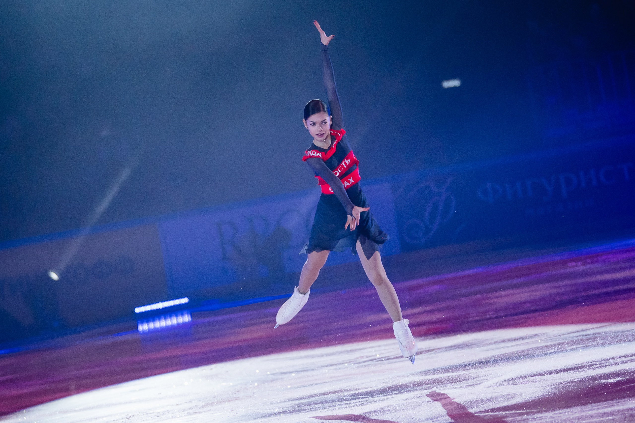 Шоу «Чемпионы на льду» в Новосибирске. Воробьева Ксения — Спортивный и танцевальный фотограф Новосибирск