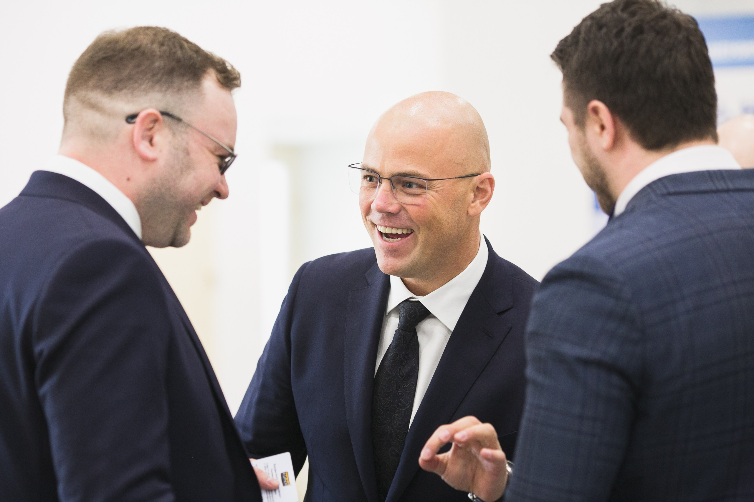 Профессиональный фотограф Евгений Земцов в Москве. Контент съемка, репортаж мероприятий, бизнес портреты