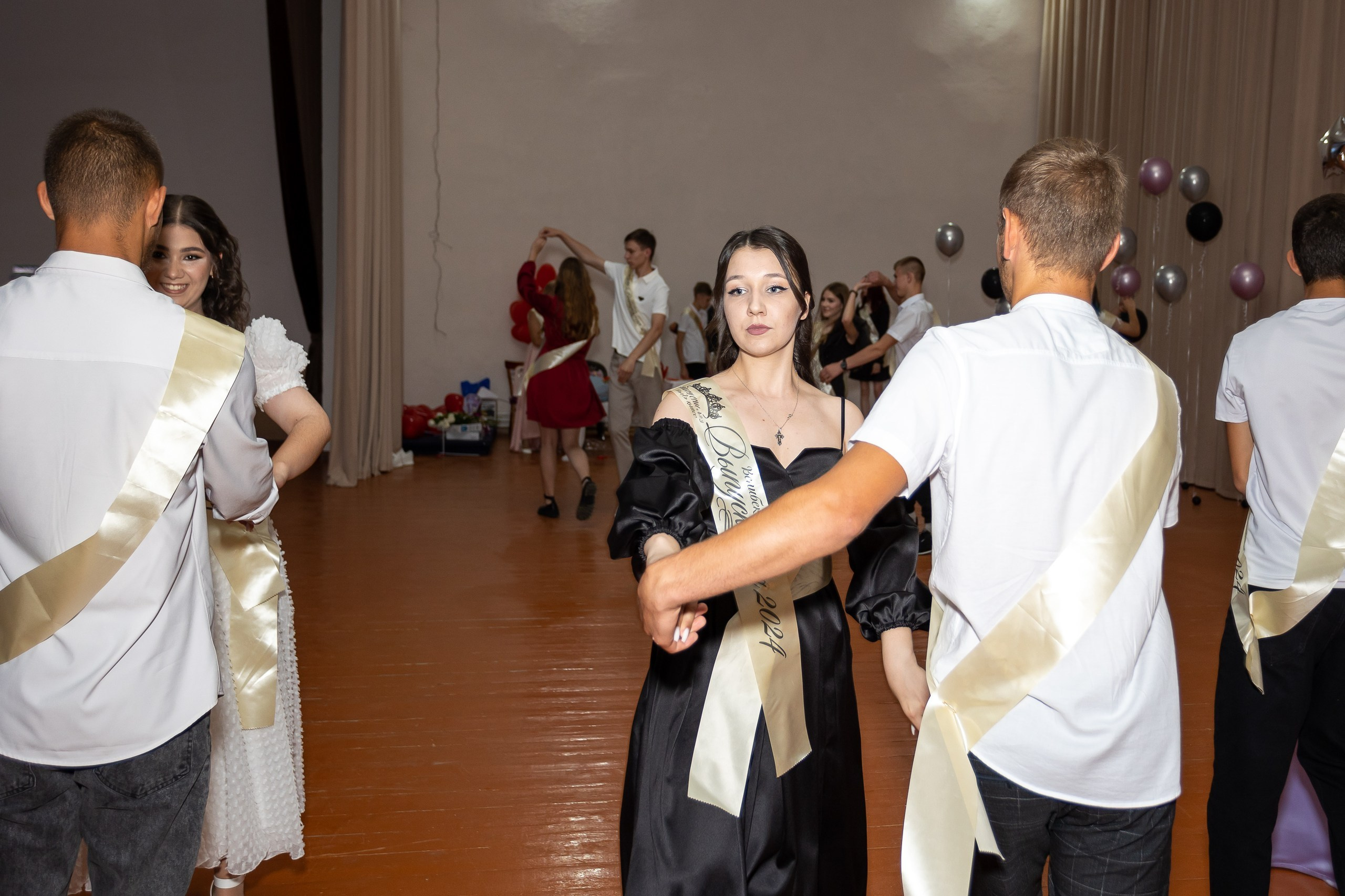 Вручение аттестата 2024 г. Выпускные альбомы Майкоп, Краснодар Елена Золотарева