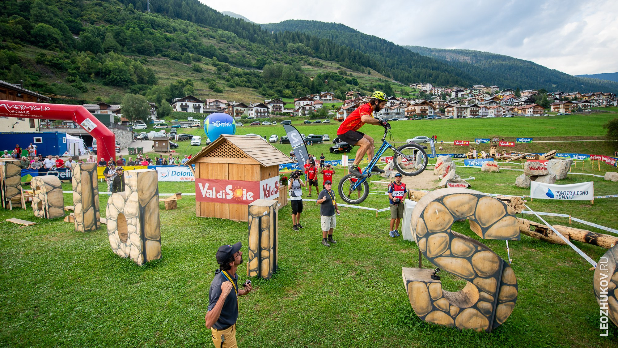 UCI Trials World Championships 2016 — finals. Sports photographer Leonid Zhukov