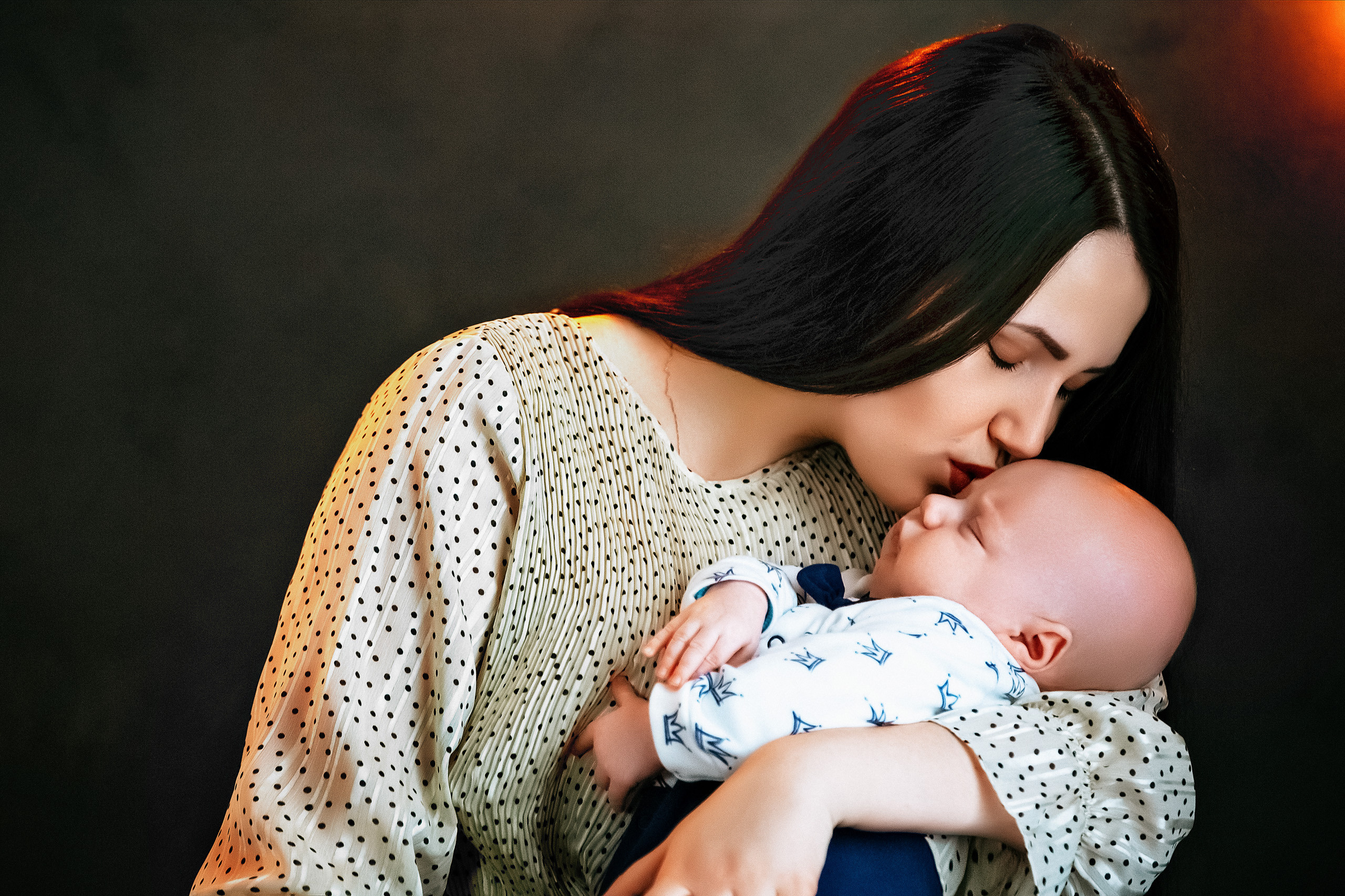 Фотосессия Артура, Насти и маленького ребенка в фотостудии AJUR. Свадебный фотограф в Барановичах Вячеслав Шах-Гусейнов, фотошкола