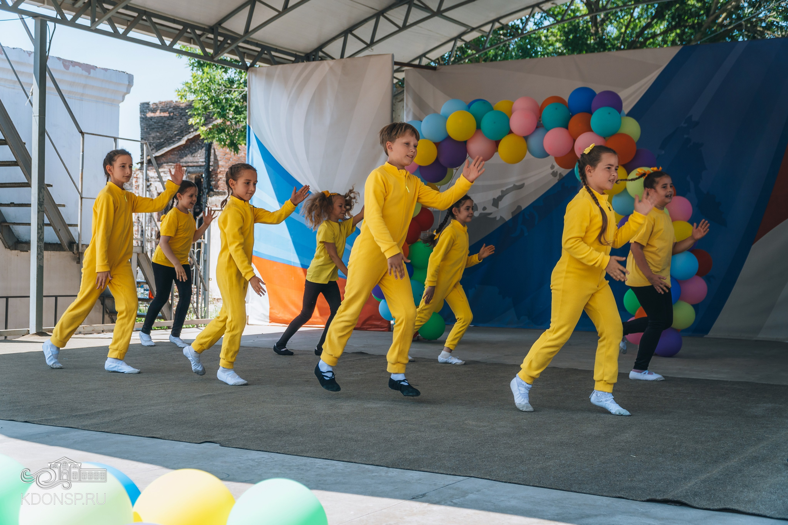 Должны смеяться дети. Новотитаровский Дом культуры